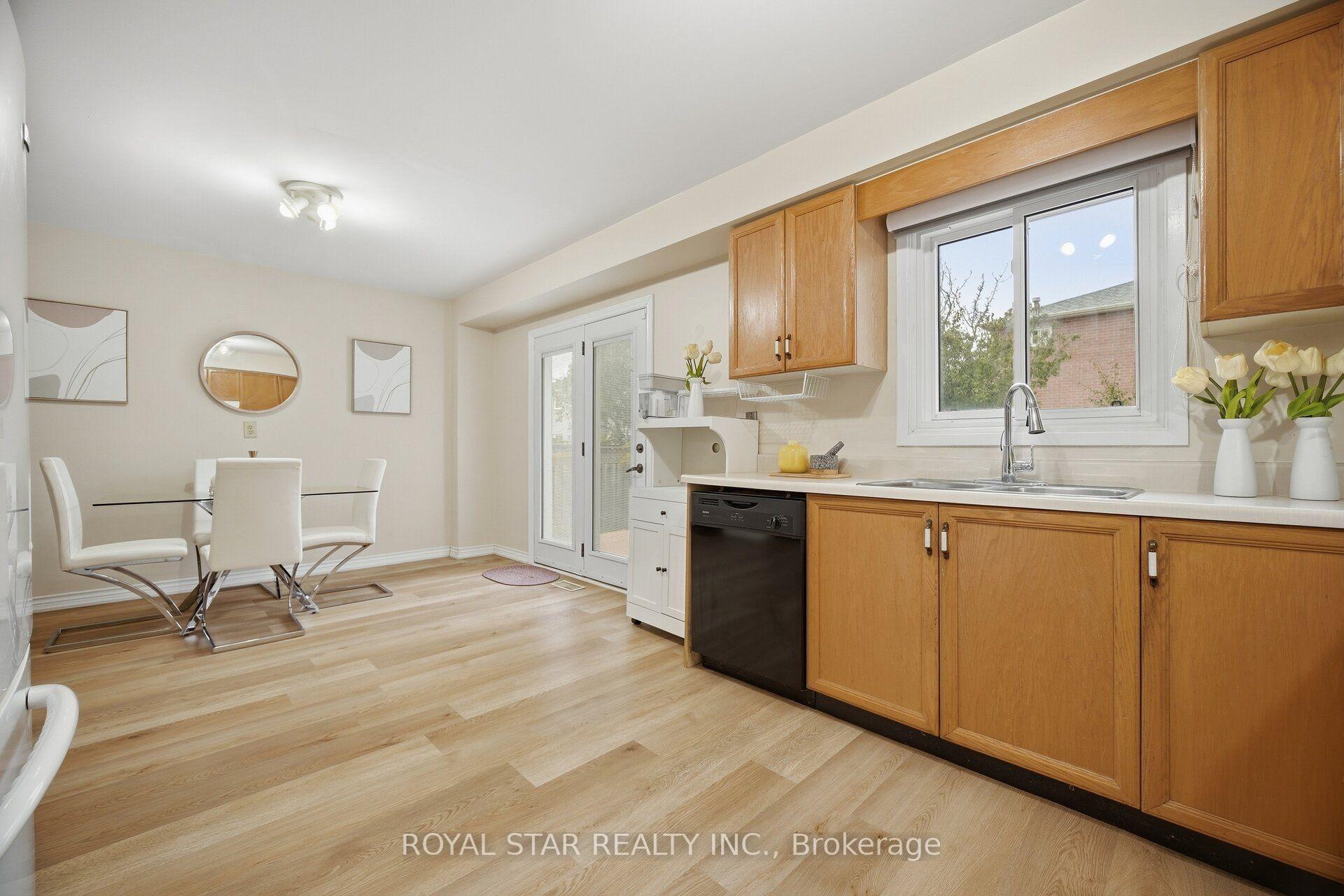 Photo 16 of 39 Ebby Avenue E, Brampton, Heart Lake West — HOMEH