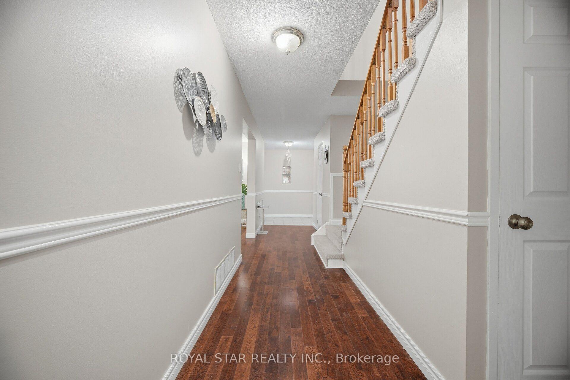 Photo 20 of 39 Ebby Avenue E, Brampton, Heart Lake West — HOMEH