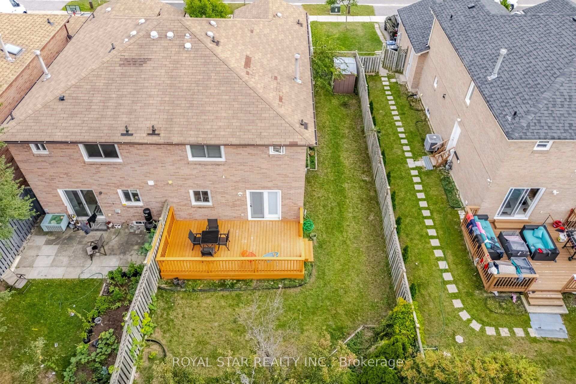 Photo 43 of 39 Ebby Avenue E, Brampton, Heart Lake West — HOMEH