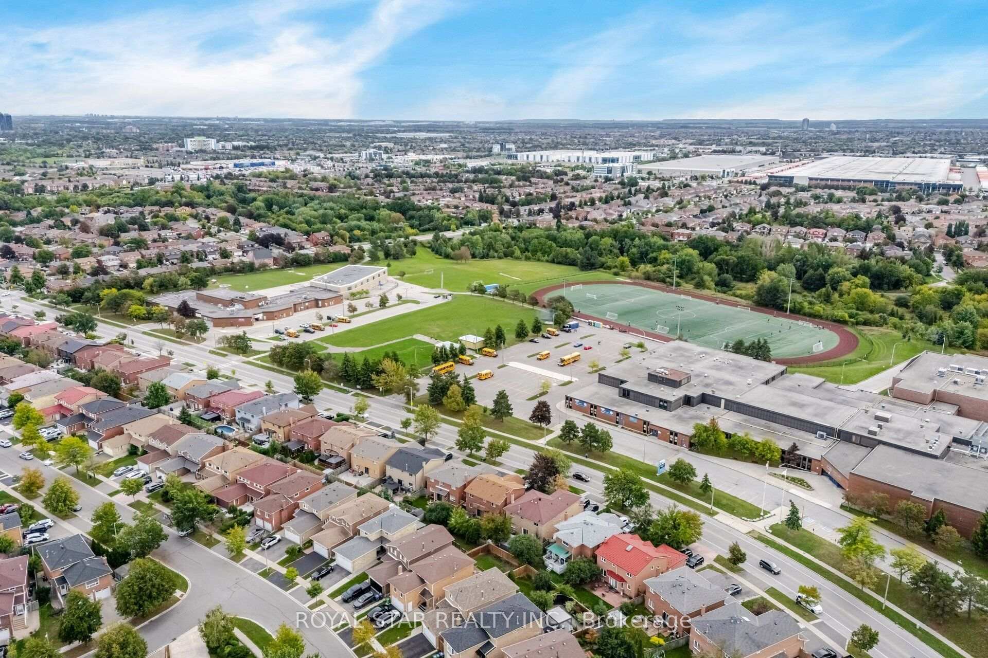 Photo 47 of 39 Ebby Avenue E, Brampton, Heart Lake West — HOMEH