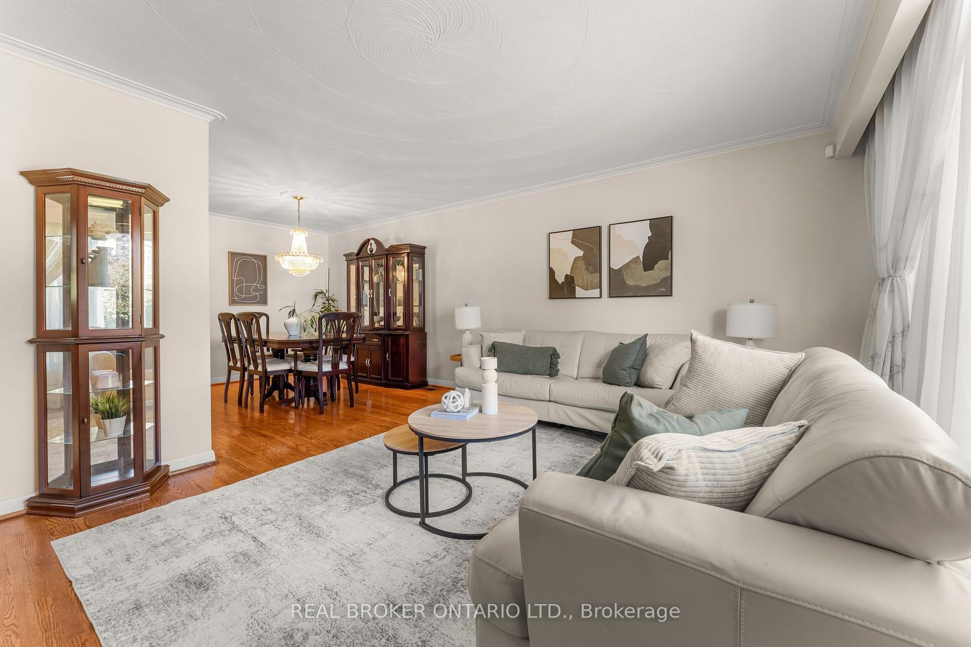 Photo 7 of 55 Rayoak Drive, North York, Parkwoods-Donalda — HOMEH