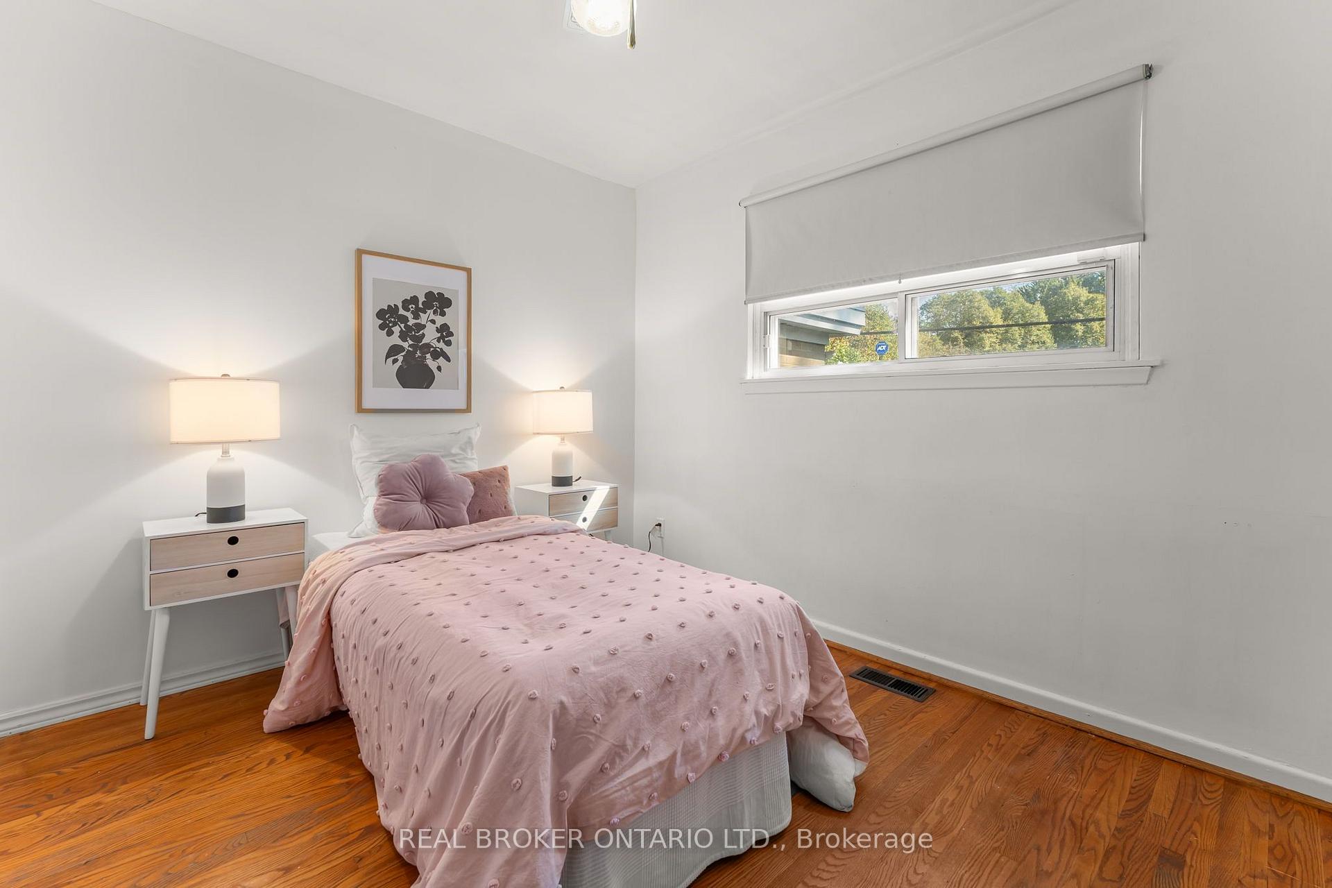 Photo 14 of 55 Rayoak Drive, North York, Parkwoods-Donalda — HOMEH