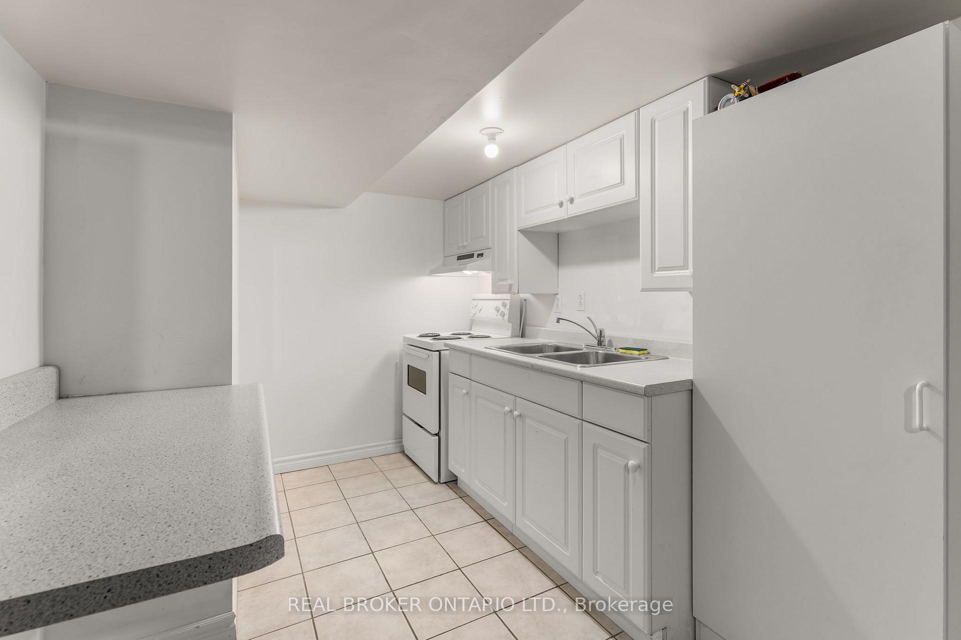 Photo 22 of 55 Rayoak Drive, North York, Parkwoods-Donalda — HOMEH