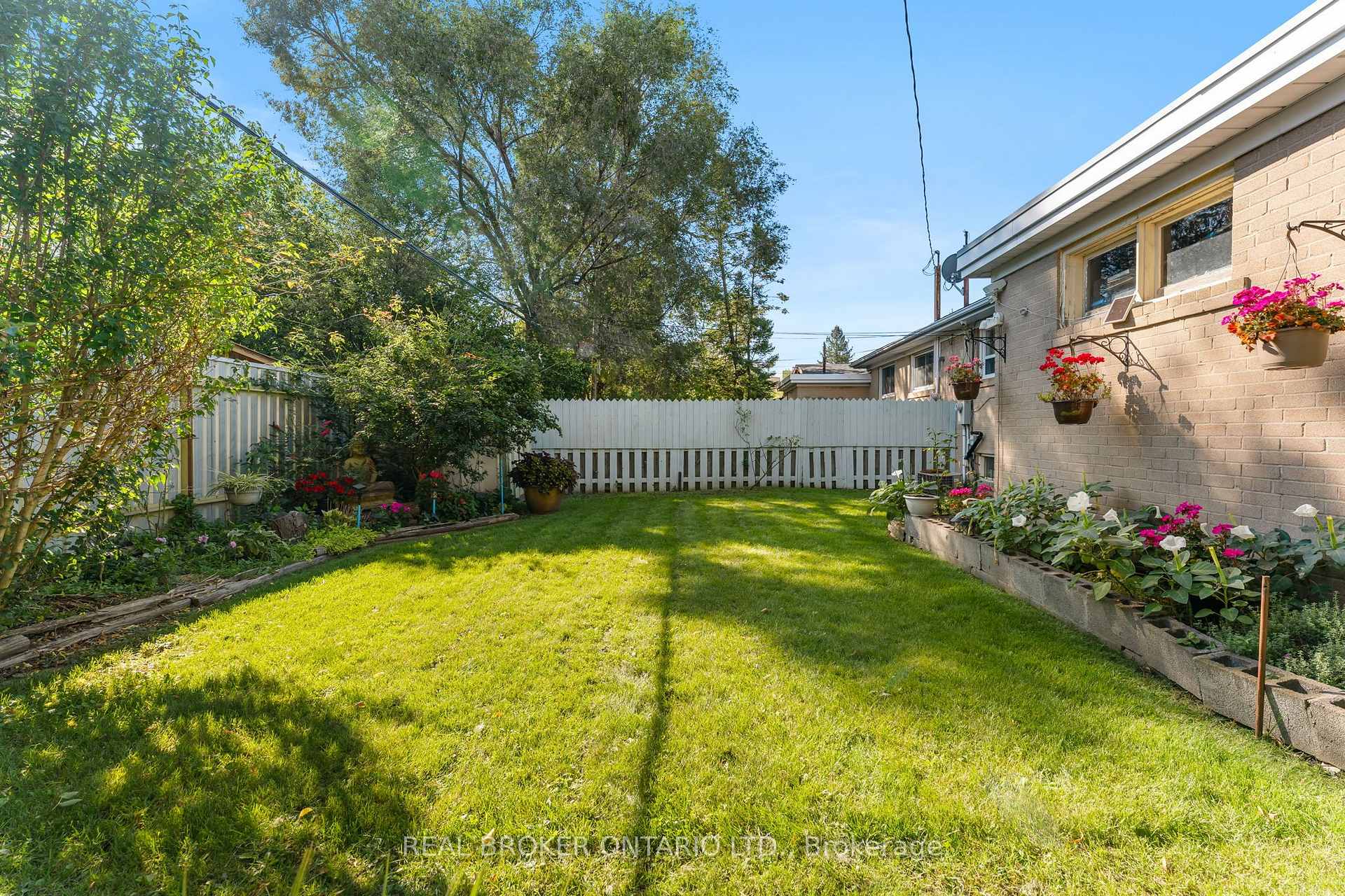 Photo 26 of 55 Rayoak Drive, North York, Parkwoods-Donalda — HOMEH