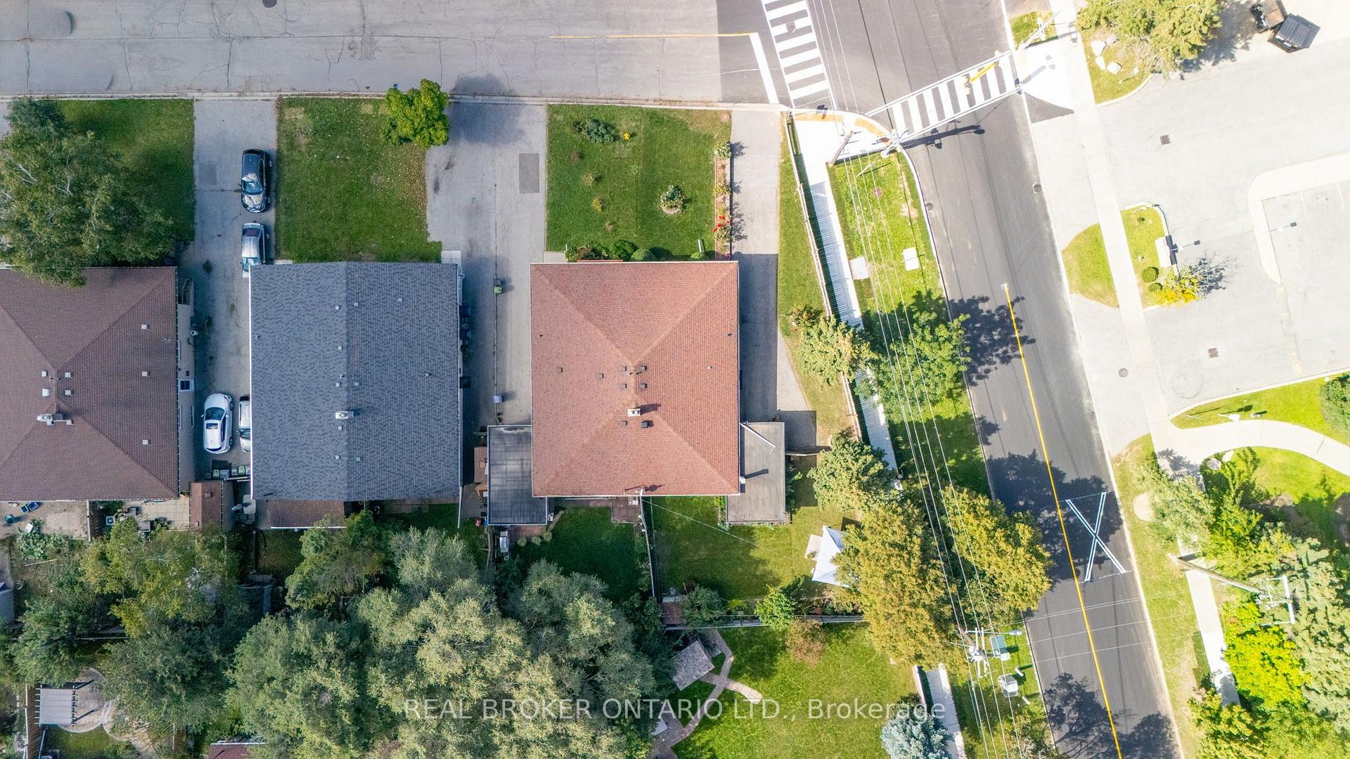 Photo 29 of 55 Rayoak Drive, North York, Parkwoods-Donalda — HOMEH
