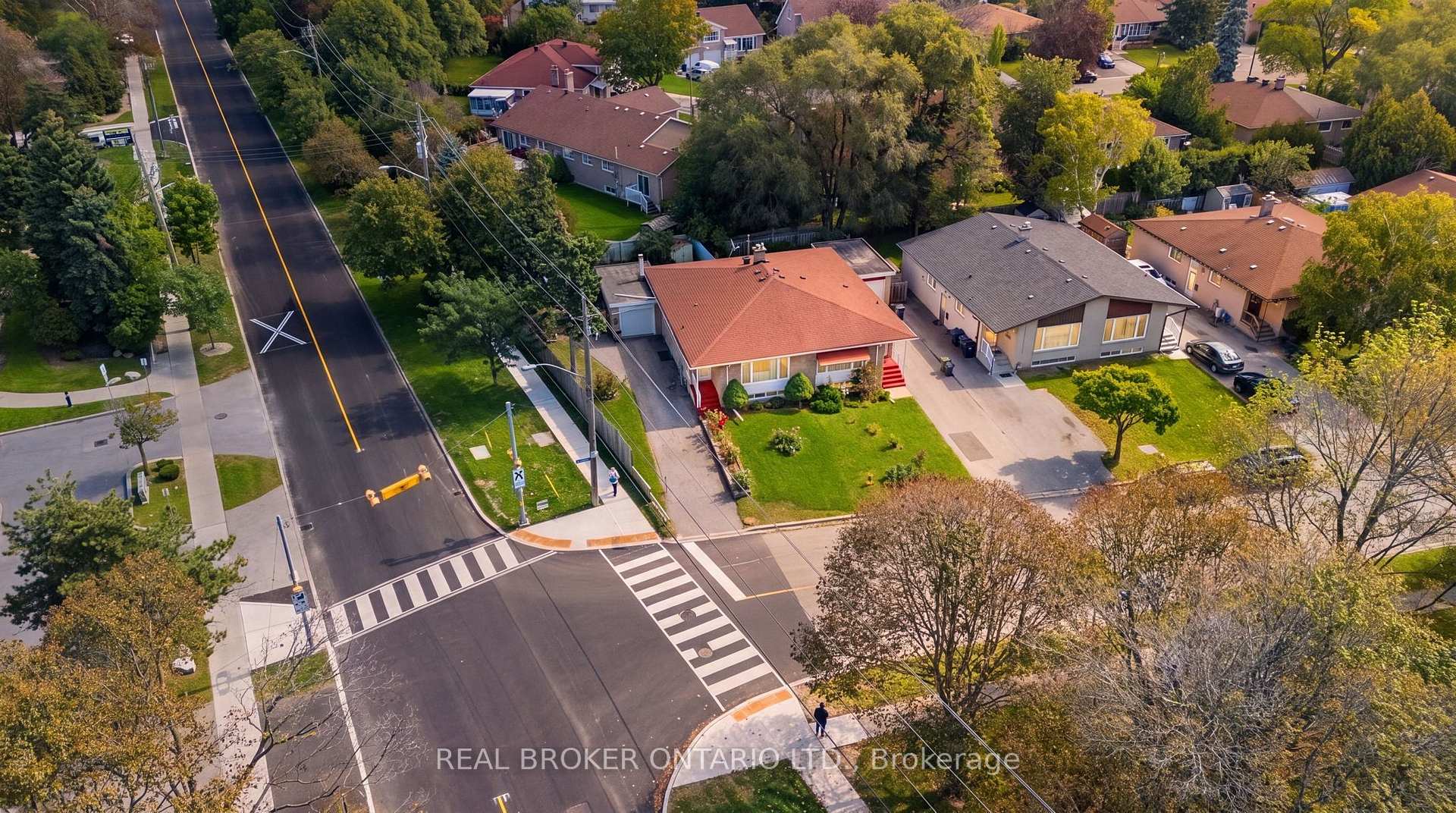Photo 30 of 55 Rayoak Drive, North York, Parkwoods-Donalda — HOMEH