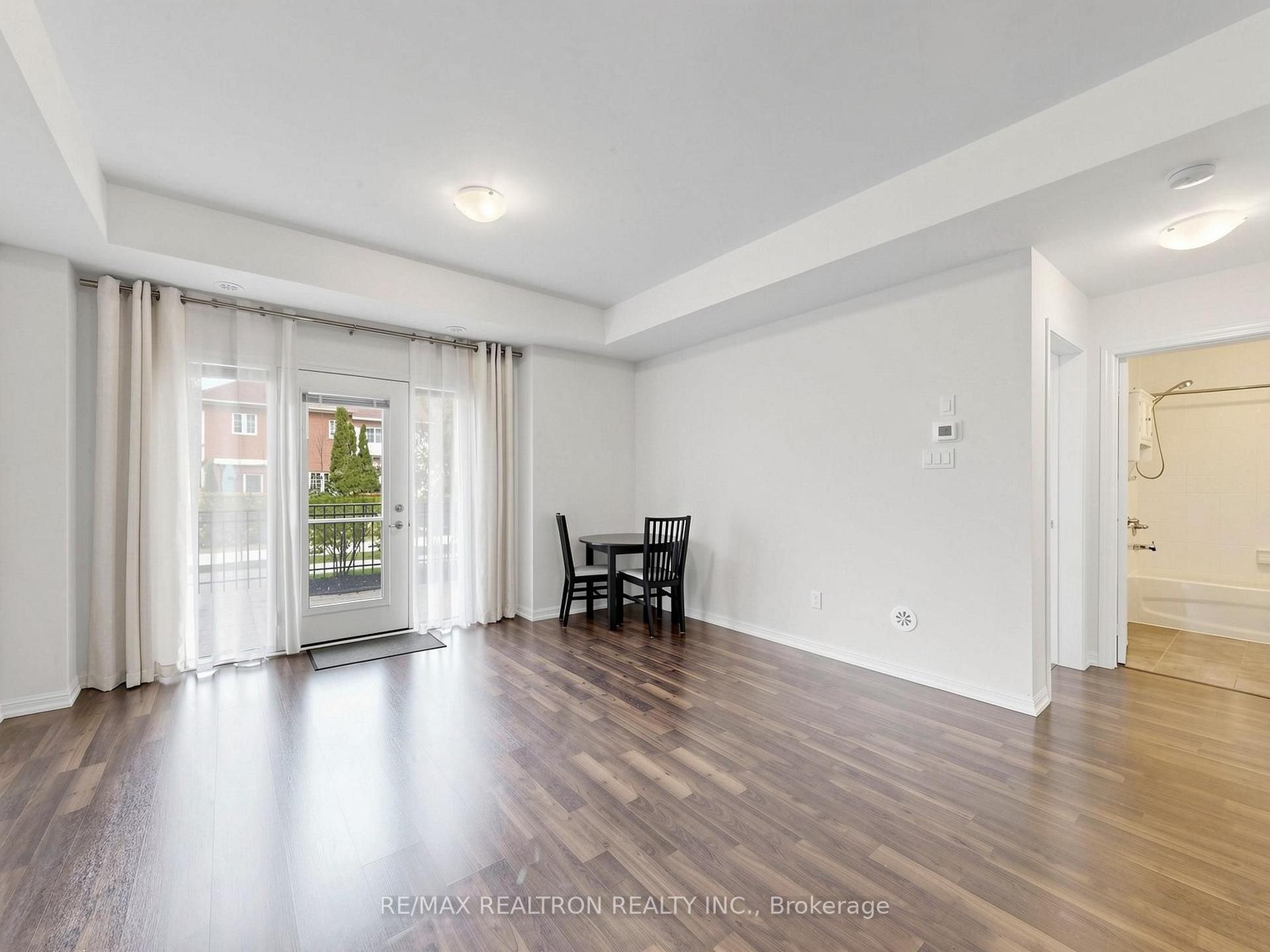 Photo 12 of 16 Walter Dove Court, Aurora, Bayview Wellington — HOMEH
