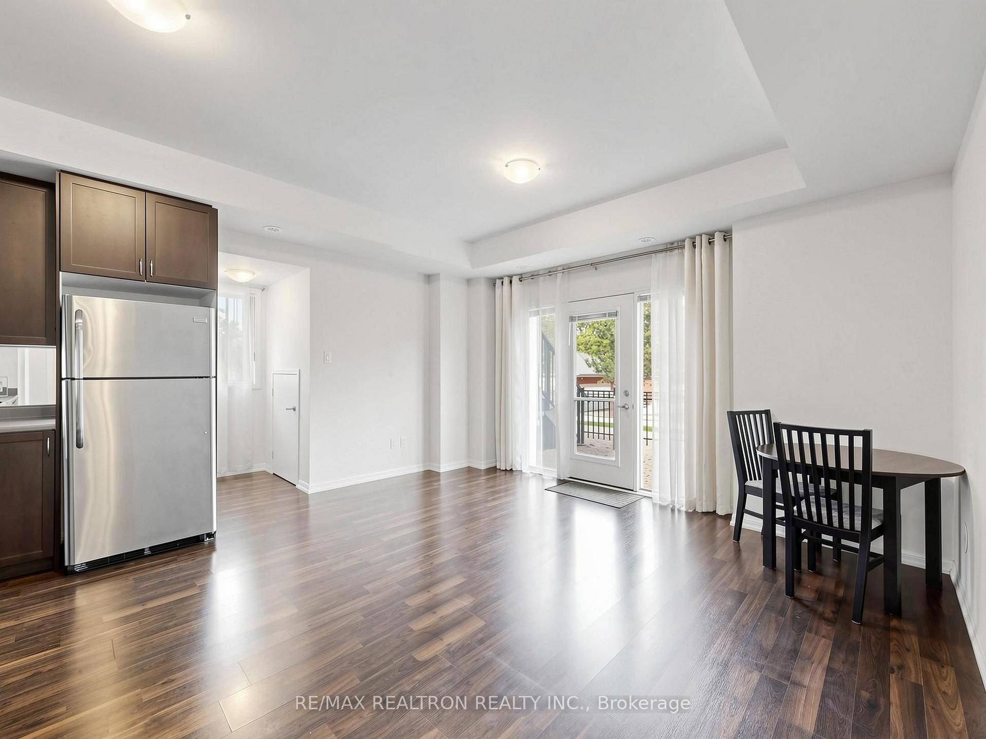 Photo 17 of 16 Walter Dove Court, Aurora, Bayview Wellington — HOMEH