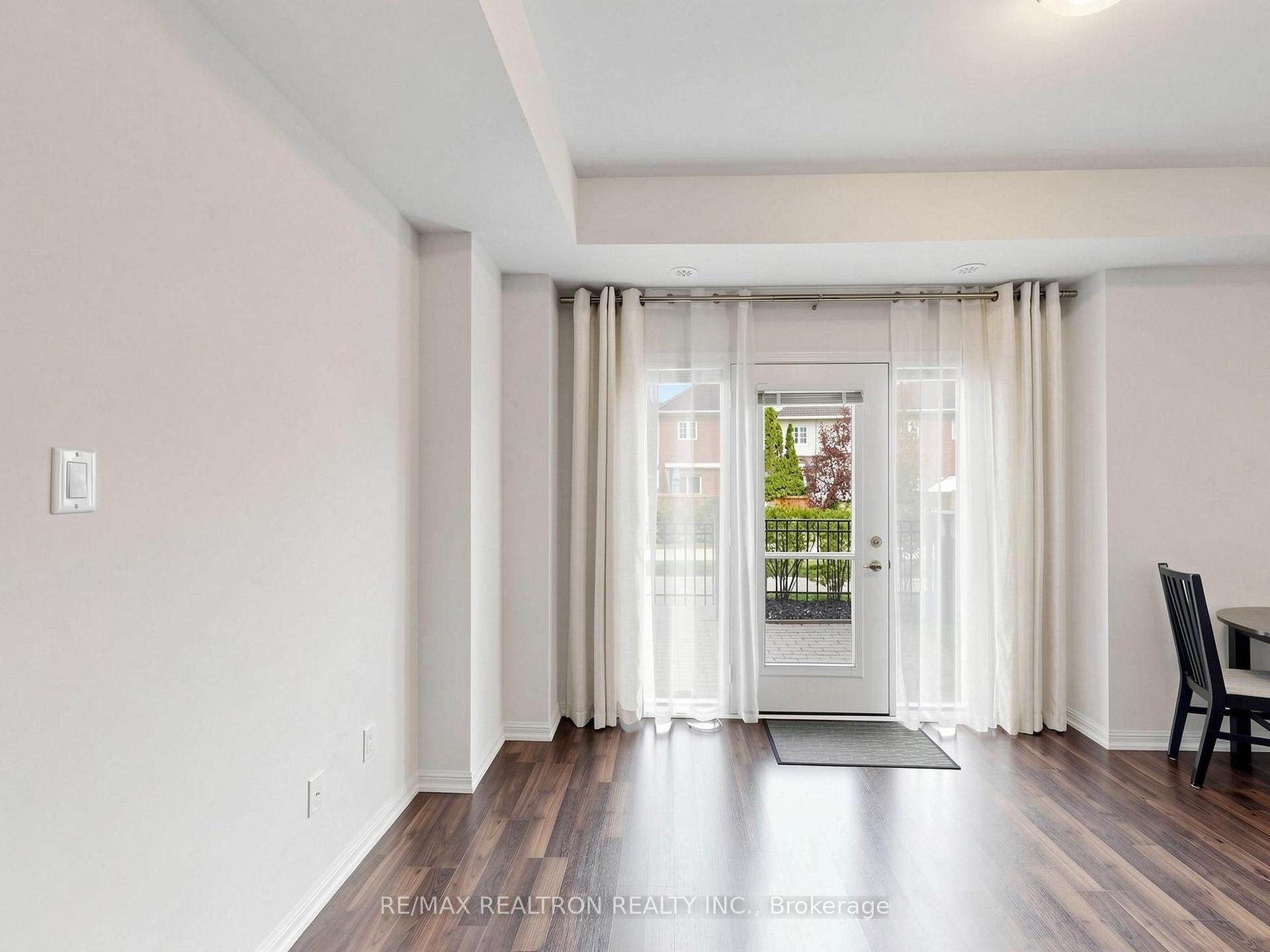 Photo 18 of 16 Walter Dove Court, Aurora, Bayview Wellington — HOMEH