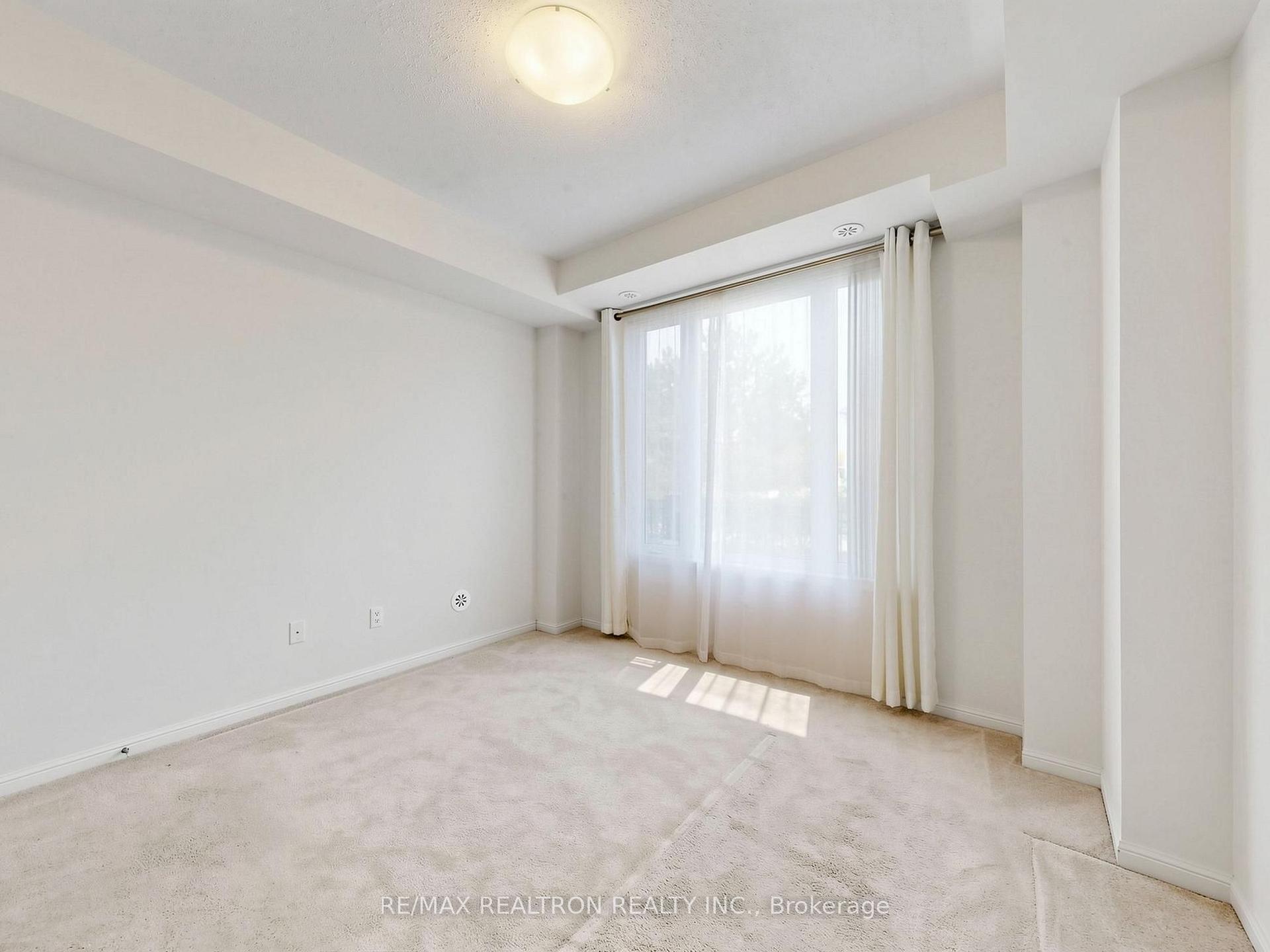 Photo 20 of 16 Walter Dove Court, Aurora, Bayview Wellington — HOMEH