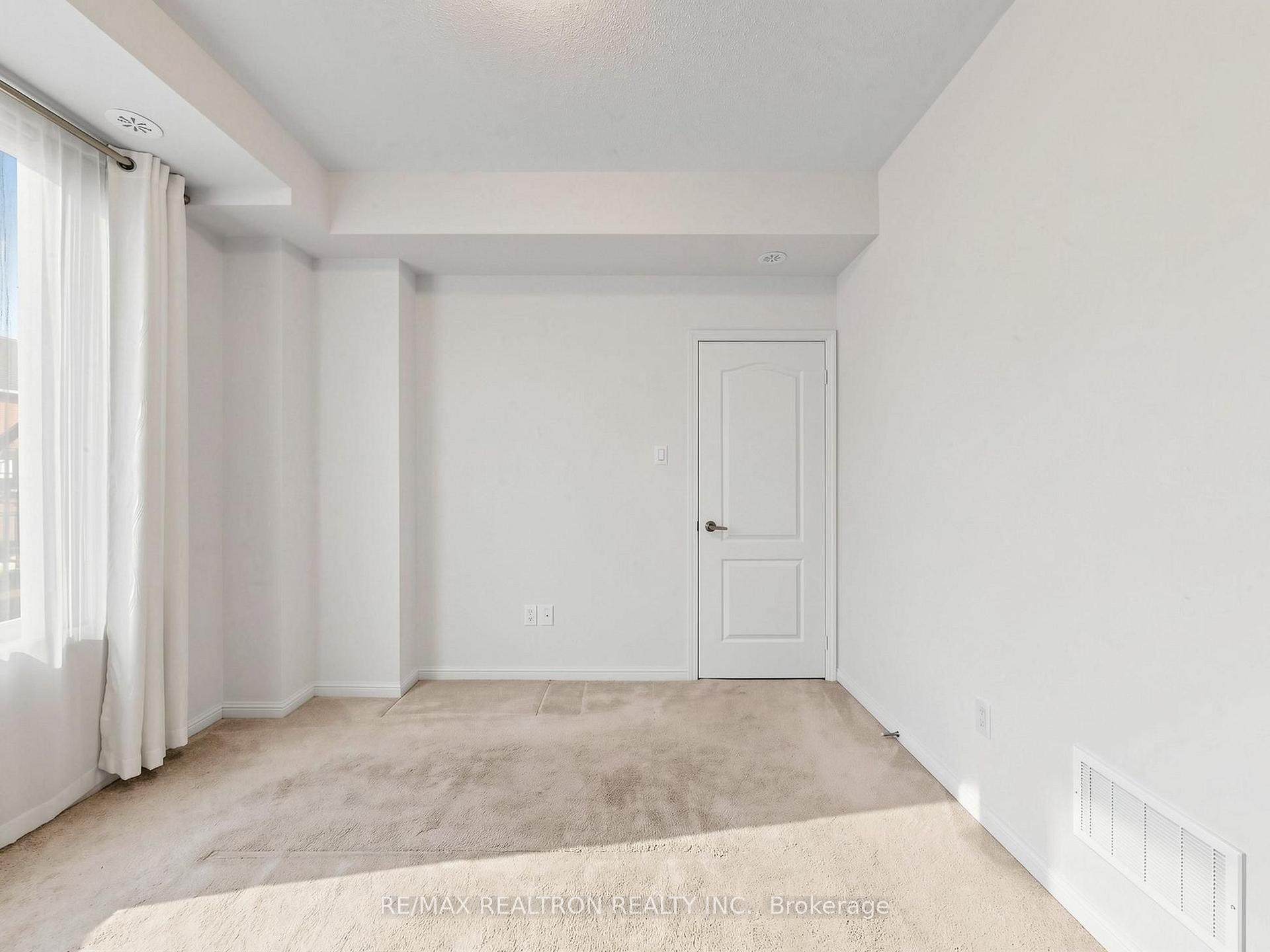 Photo 21 of 16 Walter Dove Court, Aurora, Bayview Wellington — HOMEH