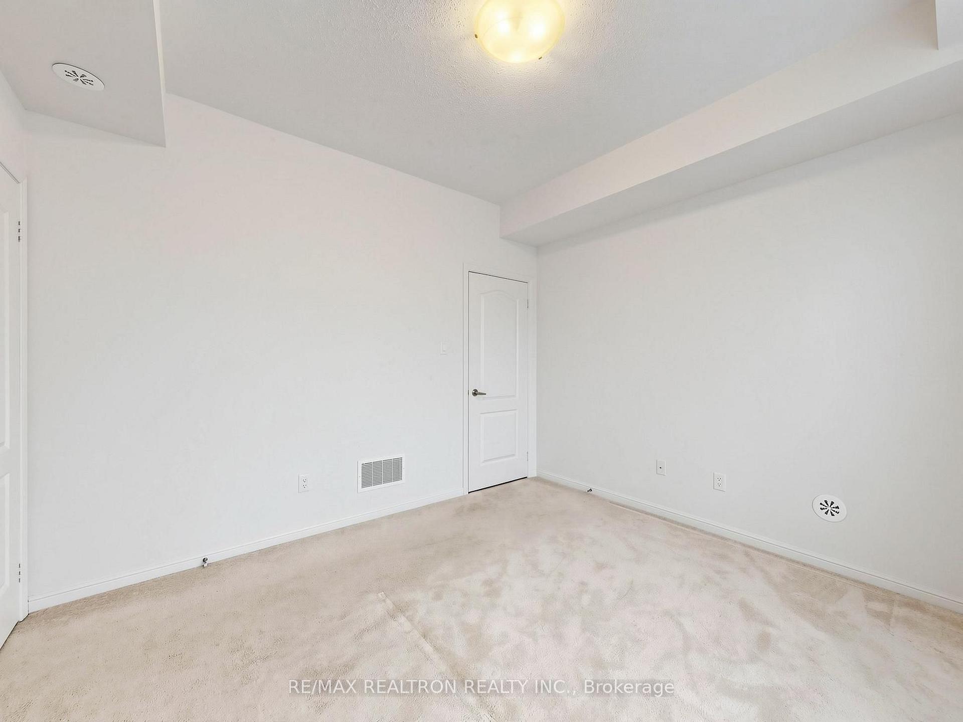 Photo 22 of 16 Walter Dove Court, Aurora, Bayview Wellington — HOMEH