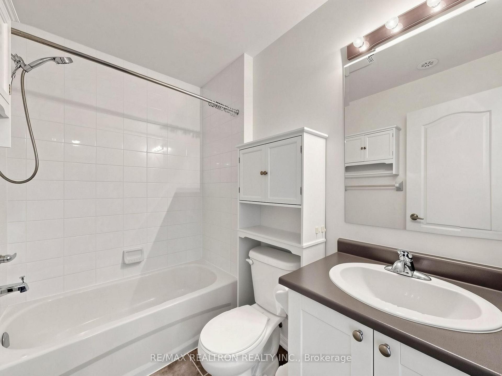 Photo 25 of 16 Walter Dove Court, Aurora, Bayview Wellington — HOMEH