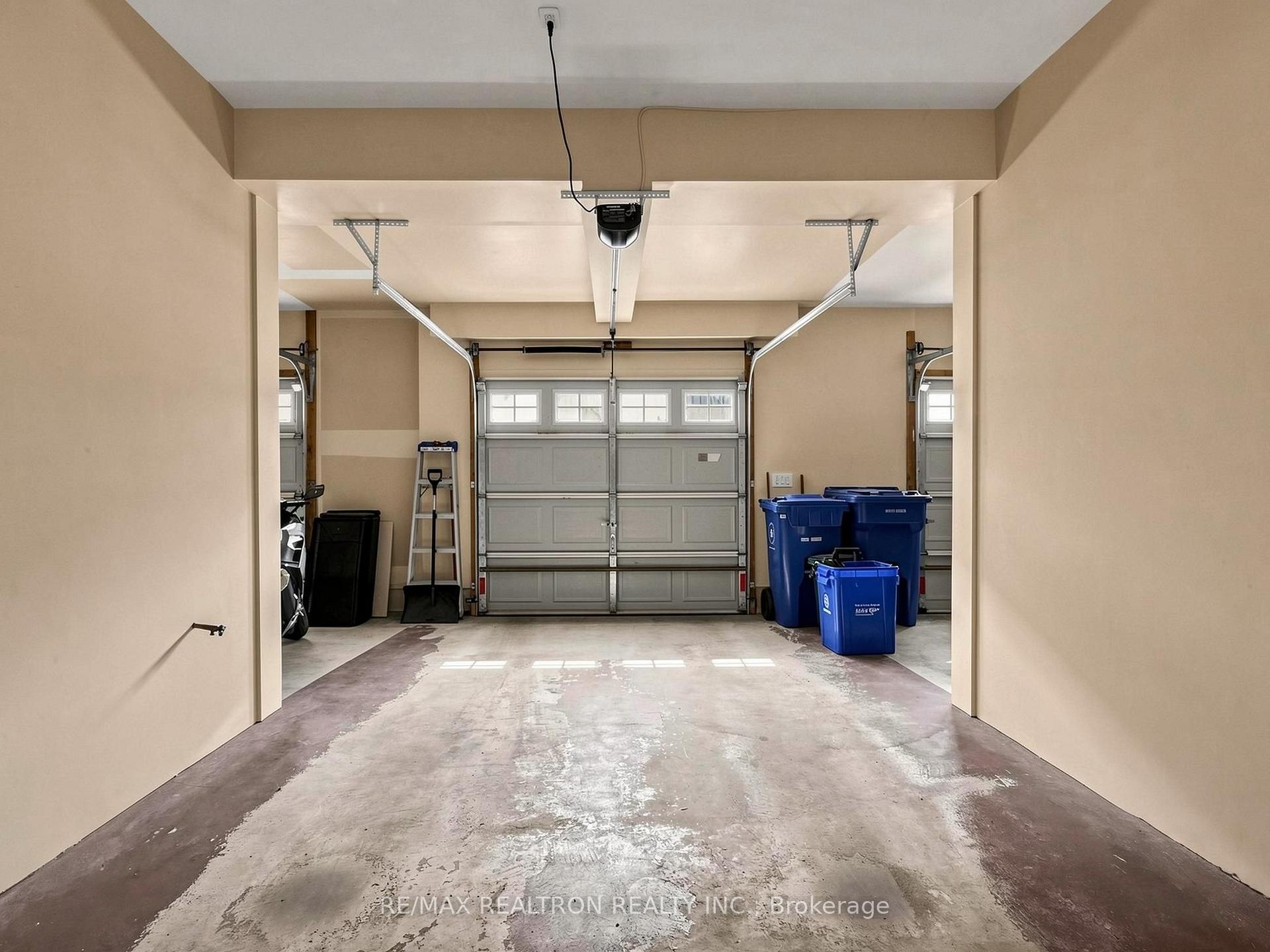 Photo 29 of 16 Walter Dove Court, Aurora, Bayview Wellington — HOMEH