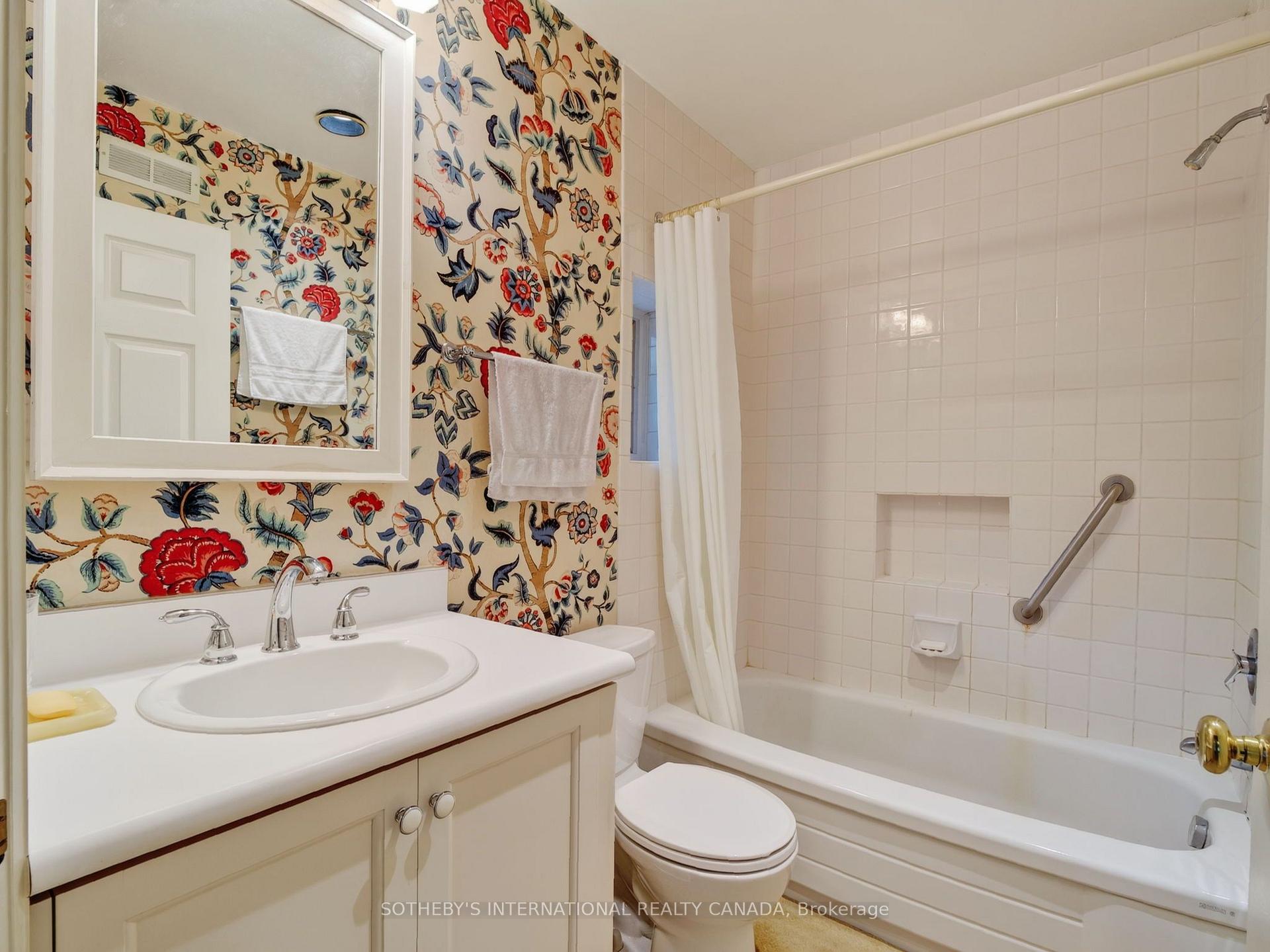 Photo 20 of 78 Willingdon Boulevard, Etobicoke, Kingsway South — HOMEH