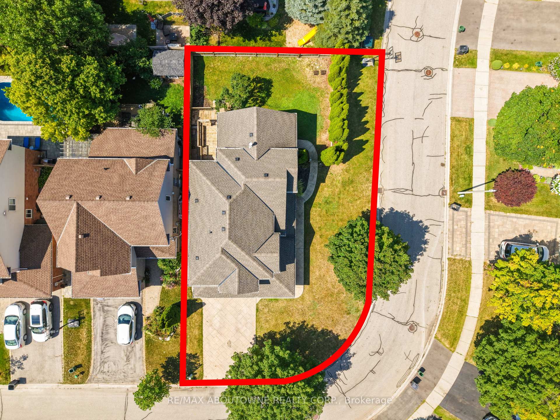 Photo 4 of 18 Haney Drive, Guelph, Pineridge/Westminster Woods — HOMEH