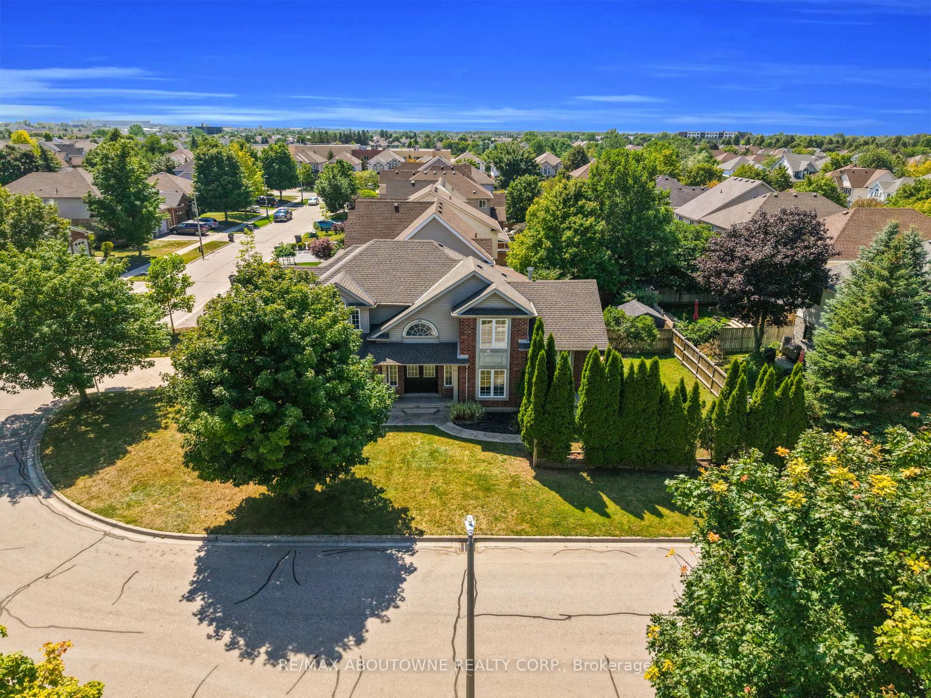 Photo 5 of 18 Haney Drive, Guelph, Pineridge/Westminster Woods — HOMEH
