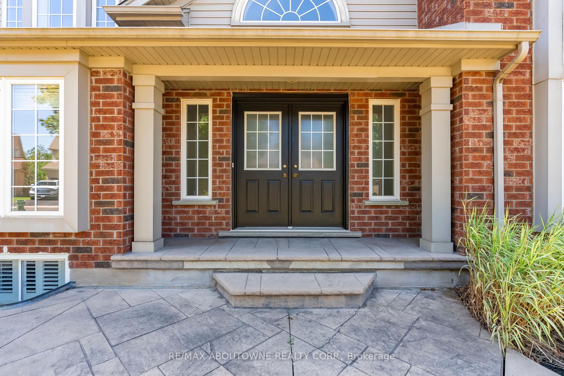 Photo 8 of 18 Haney Drive, Guelph, Pineridge/Westminster Woods — HOMEH