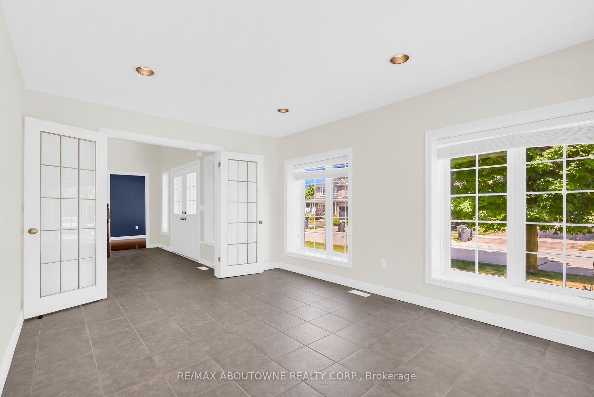 Photo 14 of 18 Haney Drive, Guelph, Pineridge/Westminster Woods — HOMEH