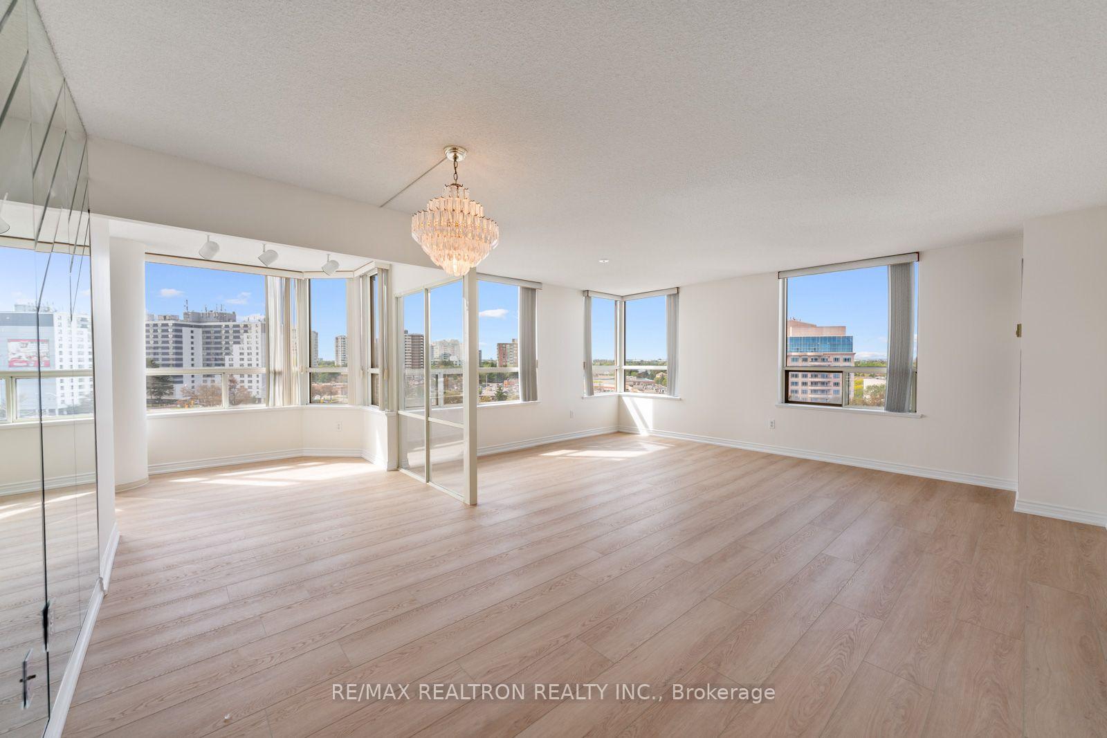 Photo 4 of Unit 803, 7 Townsgate Drive, Vaughan, Crestwood-Springfarm-Yorkhill — HOMEH