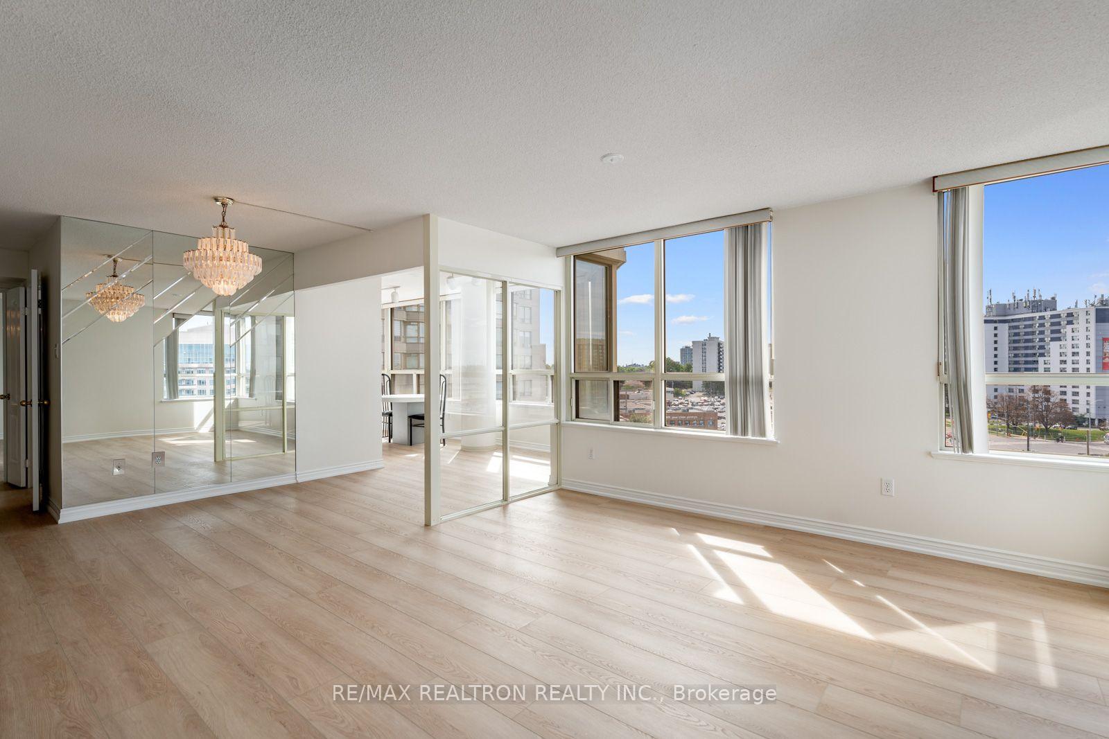Photo 6 of Unit 803, 7 Townsgate Drive, Vaughan, Crestwood-Springfarm-Yorkhill — HOMEH