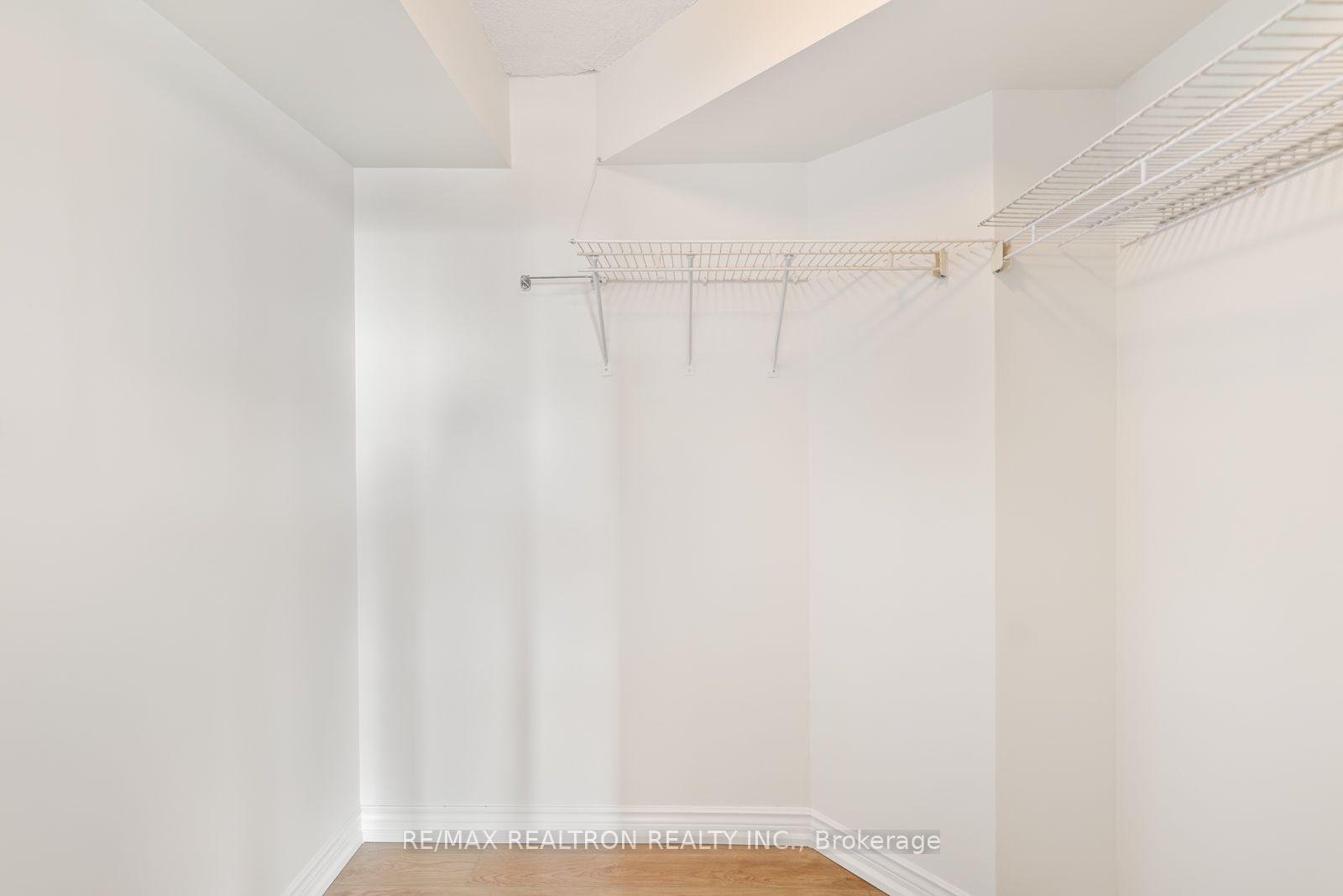 Photo 17 of Unit 803, 7 Townsgate Drive, Vaughan, Crestwood-Springfarm-Yorkhill — HOMEH