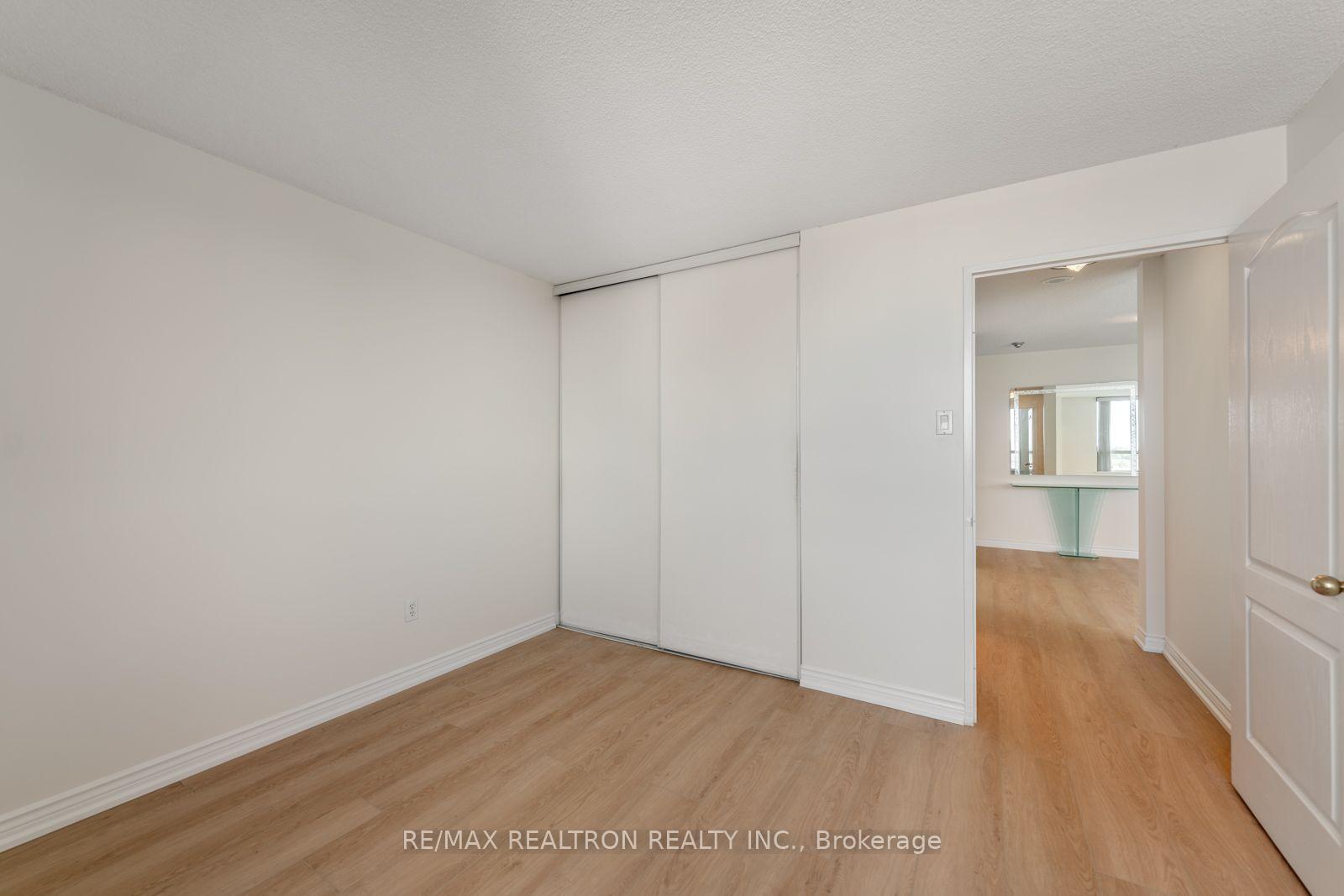 Photo 20 of Unit 803, 7 Townsgate Drive, Vaughan, Crestwood-Springfarm-Yorkhill — HOMEH