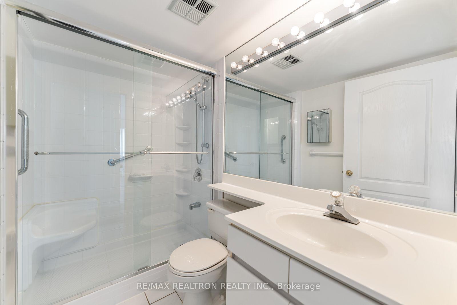 Photo 21 of Unit 803, 7 Townsgate Drive, Vaughan, Crestwood-Springfarm-Yorkhill — HOMEH