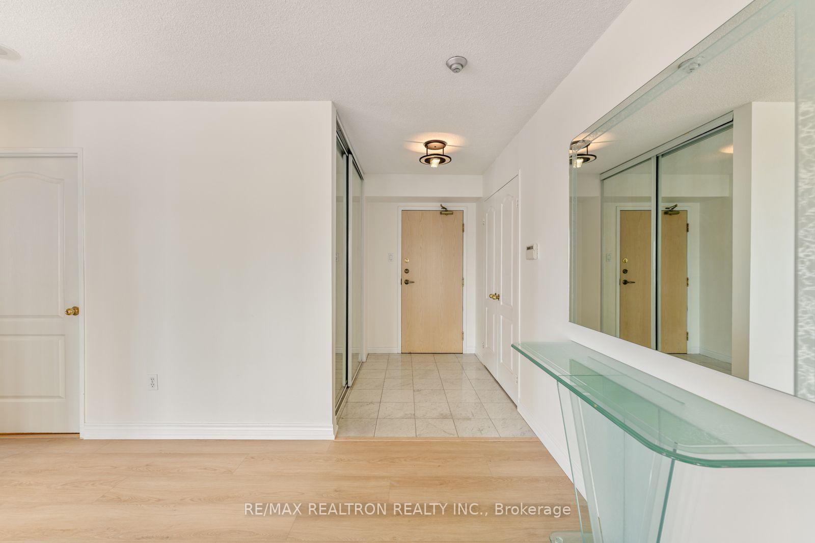 Photo 22 of Unit 803, 7 Townsgate Drive, Vaughan, Crestwood-Springfarm-Yorkhill — HOMEH