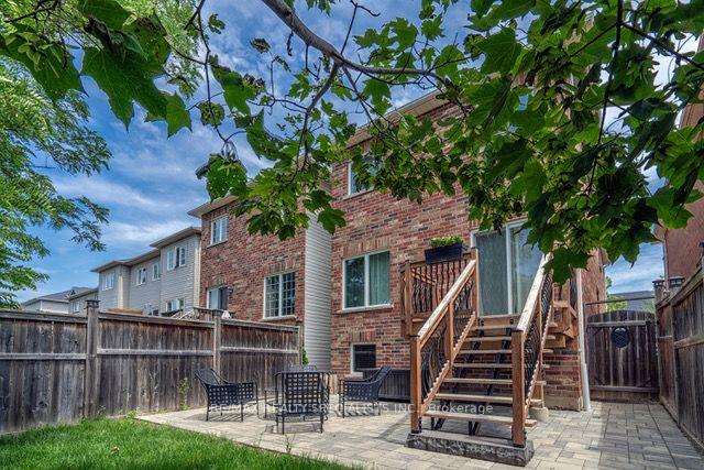 Photo 2 of 3222 Sharp Road, Burlington, Alton — HOMEH