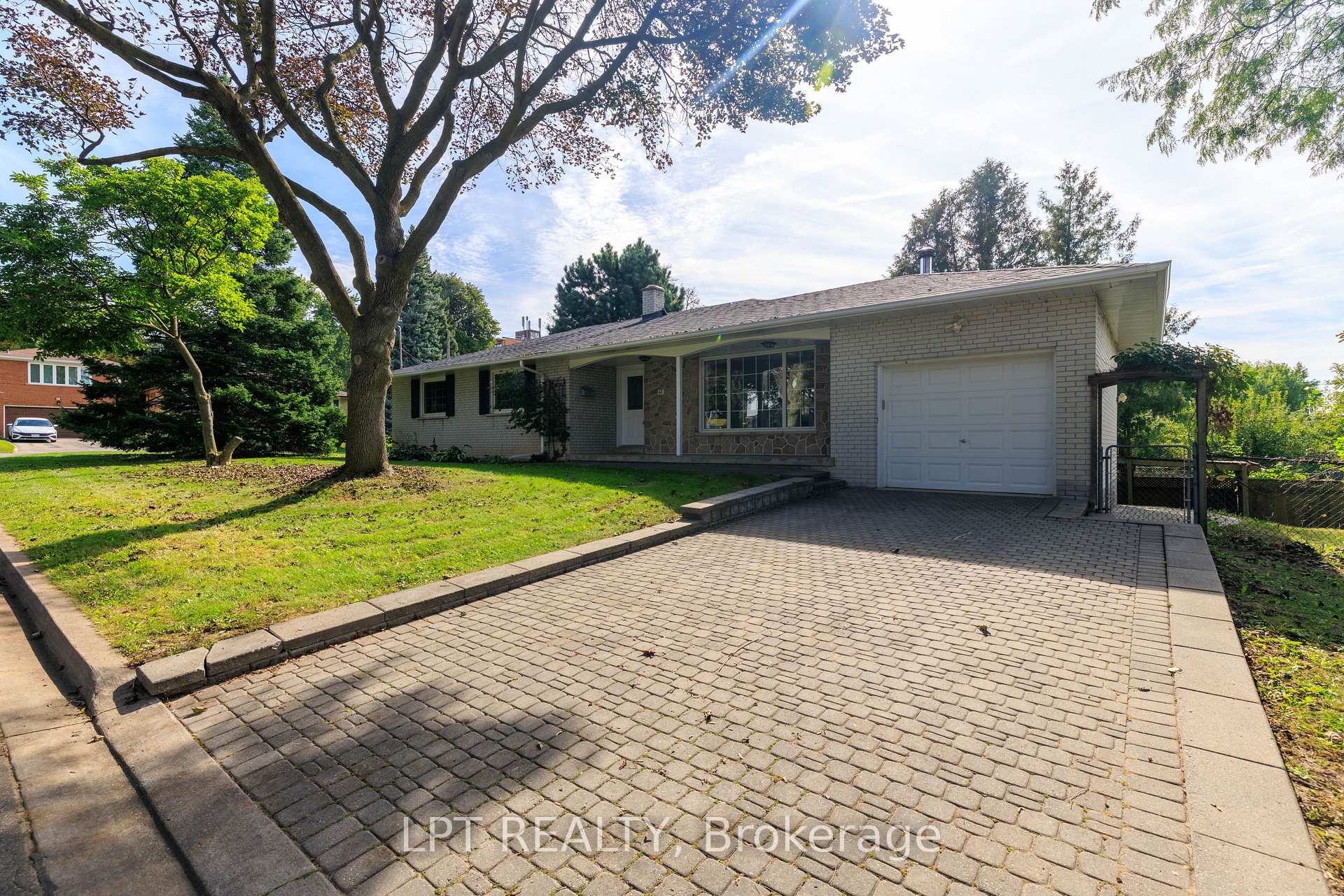 Photo 3 of 67 Woodthorpe Road, North York, Victoria Village — HOMEH