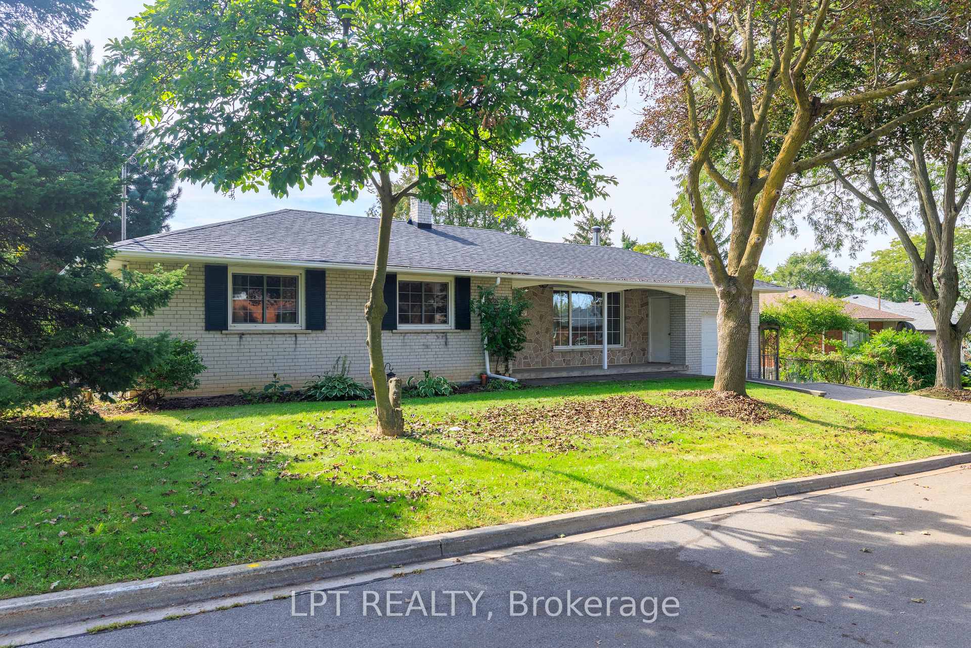 Photo 4 of 67 Woodthorpe Road, North York, Victoria Village — HOMEH