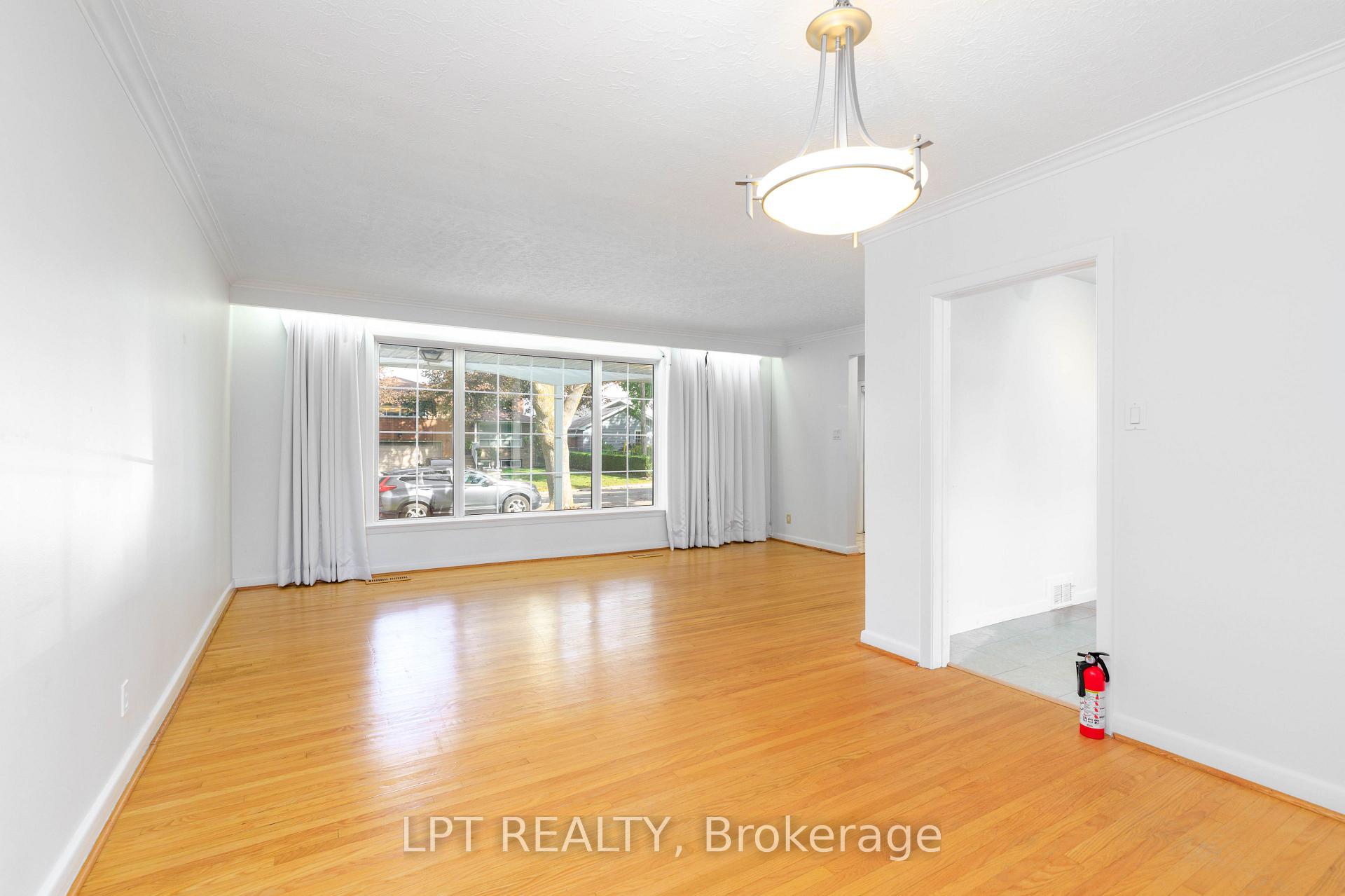 Photo 8 of 67 Woodthorpe Road, North York, Victoria Village — HOMEH