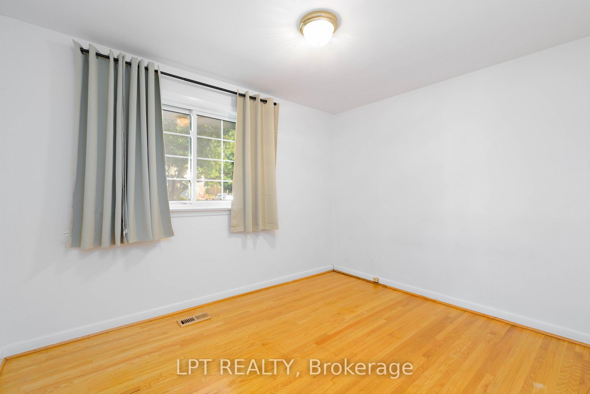 Photo 16 of 67 Woodthorpe Road, North York, Victoria Village — HOMEH