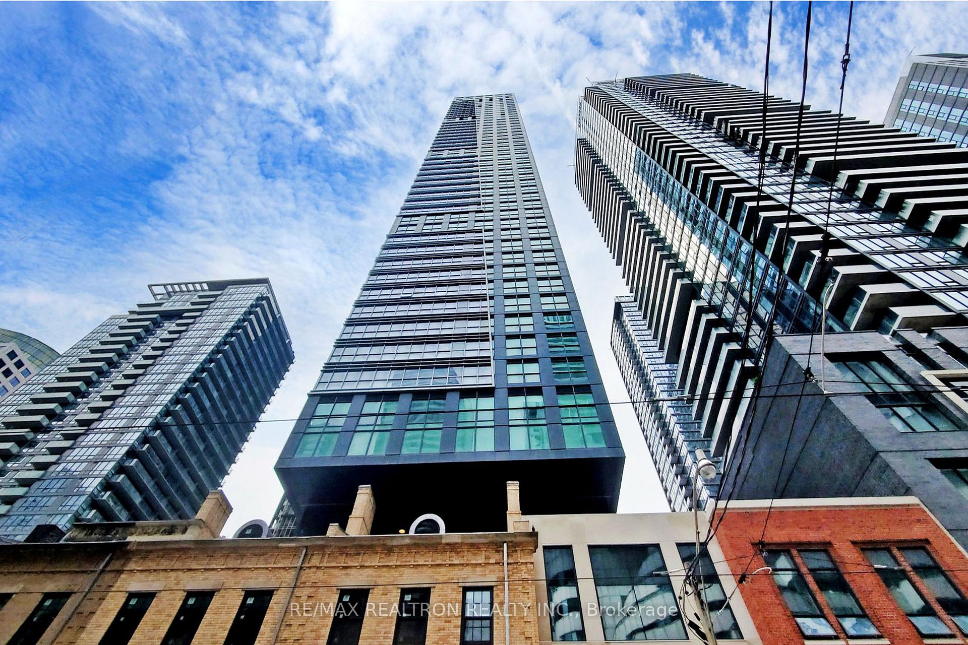 Photo of Unit 4105, 327 King Street W
