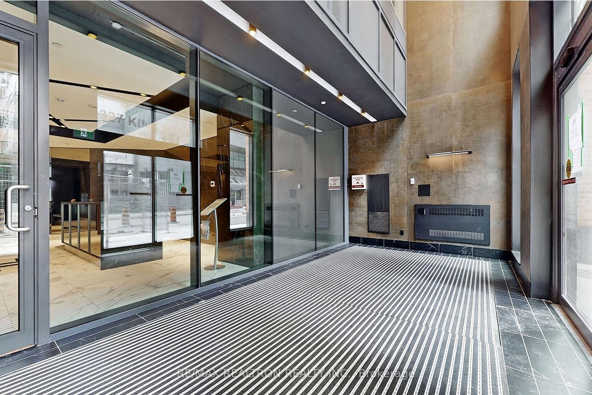 Photo 4 of Unit 4105, 327 King Street W, Toronto, Waterfront Communities — HOMEH