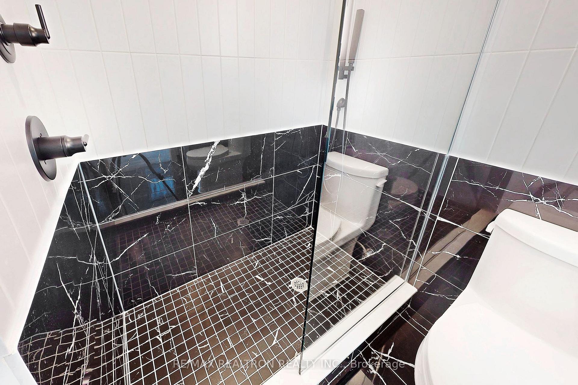 Photo 27 of Unit 4105, 327 King Street W, Toronto, Waterfront Communities — HOMEH