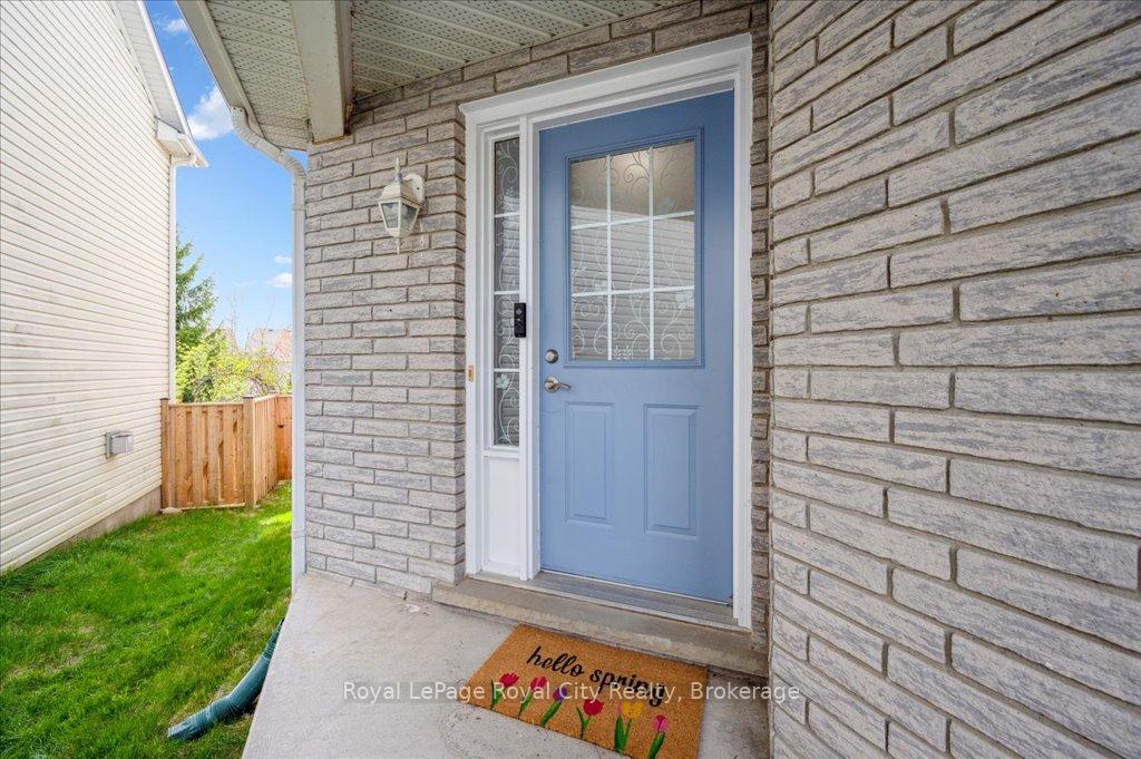 Photo 4 of 47 McCurdy Road, Guelph, Kortright West — HOMEH
