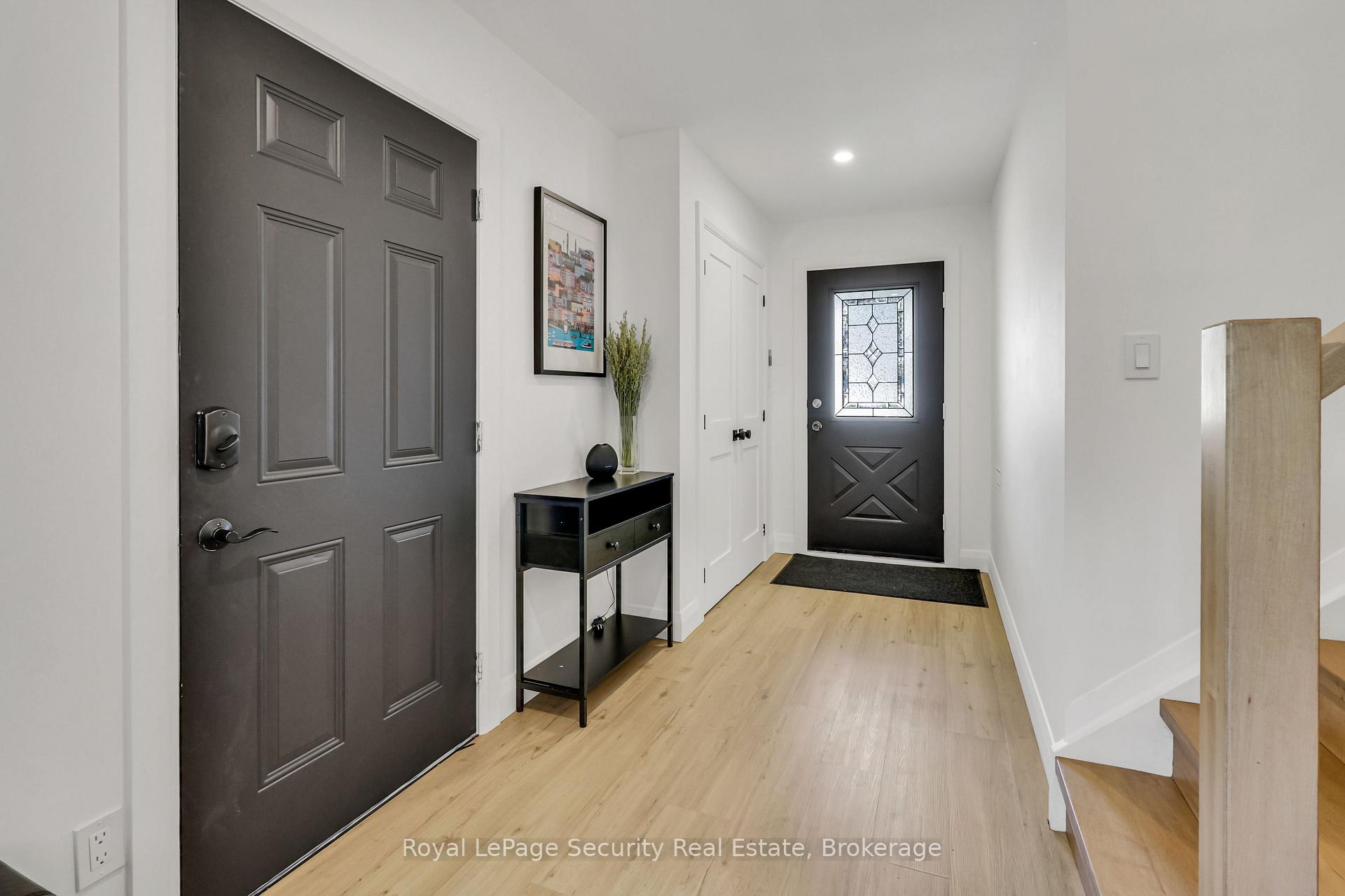 Photo 5 of 1045 Lebanon Drive, Innisfil, Alcona — HOMEH