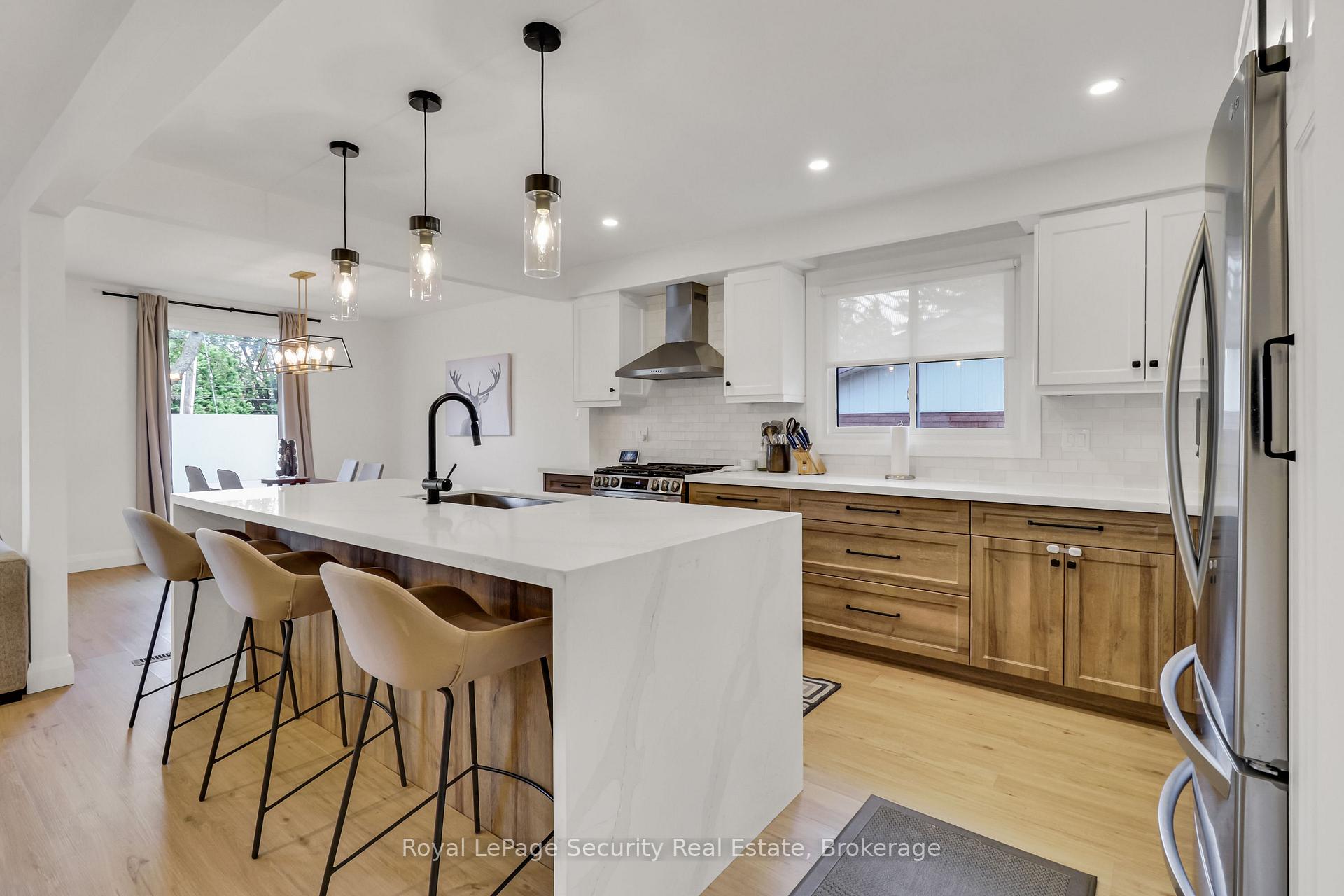 Photo 17 of 1045 Lebanon Drive, Innisfil, Alcona — HOMEH
