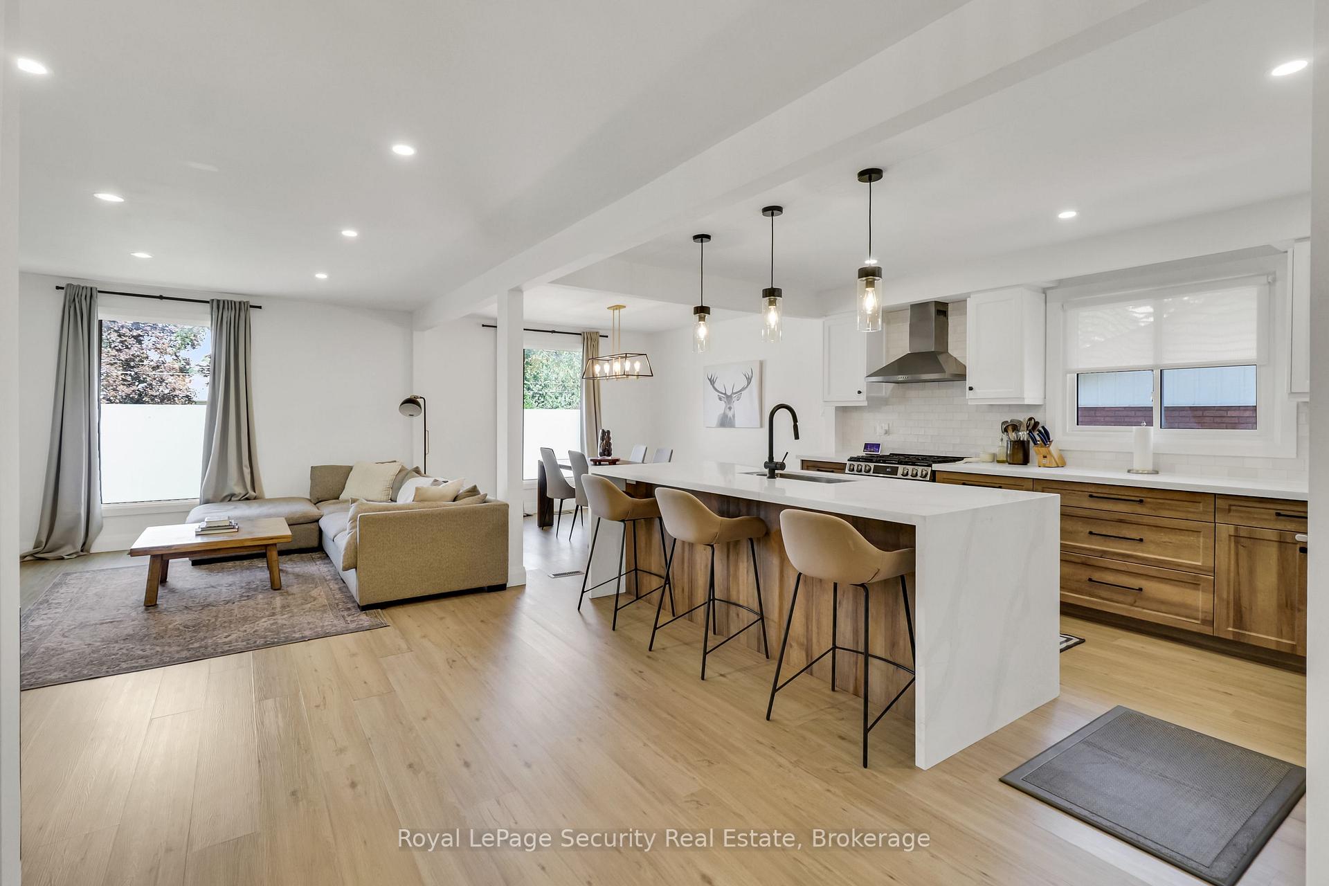 Photo 18 of 1045 Lebanon Drive, Innisfil, Alcona — HOMEH
