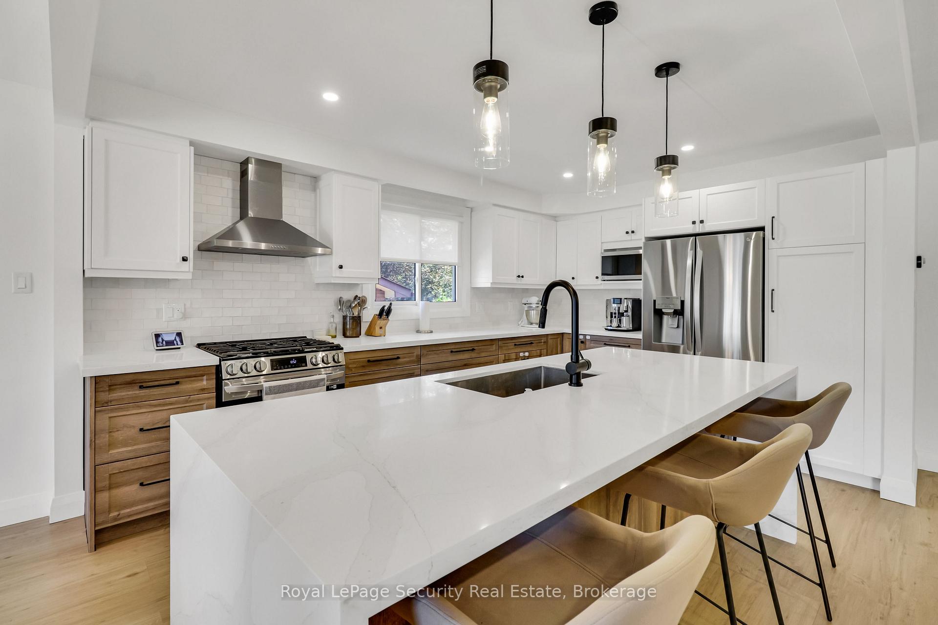 Photo 19 of 1045 Lebanon Drive, Innisfil, Alcona — HOMEH