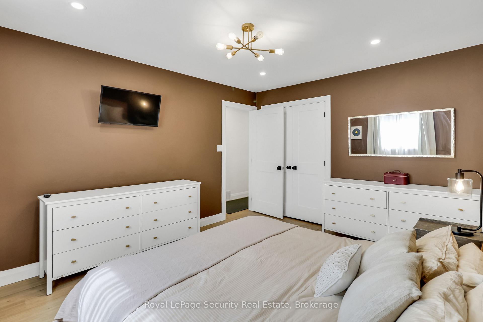 Photo 24 of 1045 Lebanon Drive, Innisfil, Alcona — HOMEH
