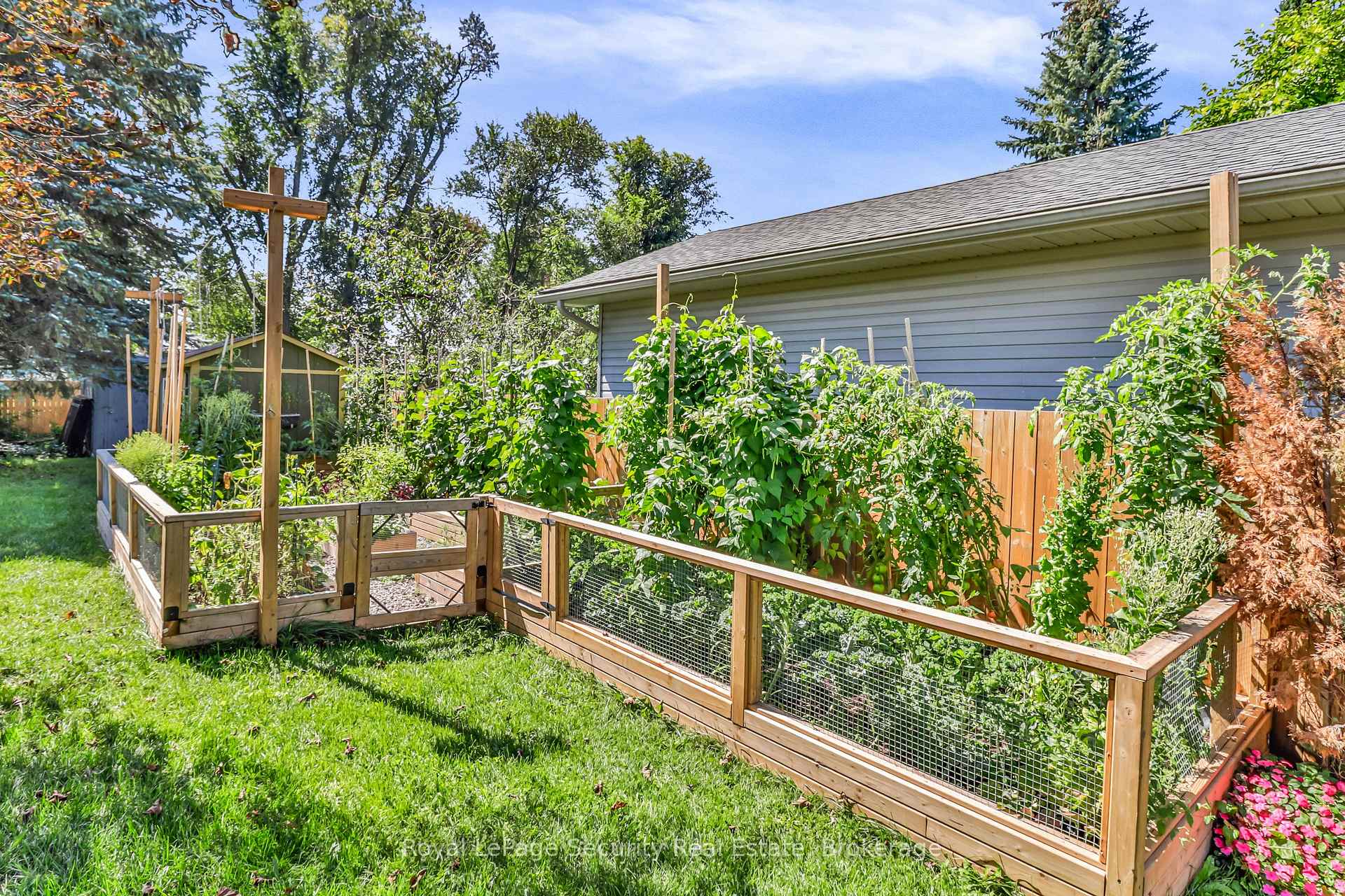 Photo 45 of 1045 Lebanon Drive, Innisfil, Alcona — HOMEH