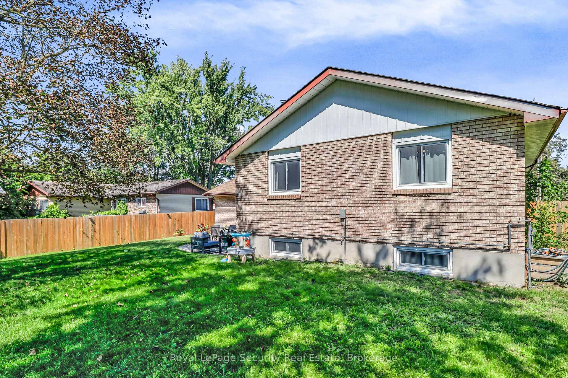 Photo 47 of 1045 Lebanon Drive, Innisfil, Alcona — HOMEH
