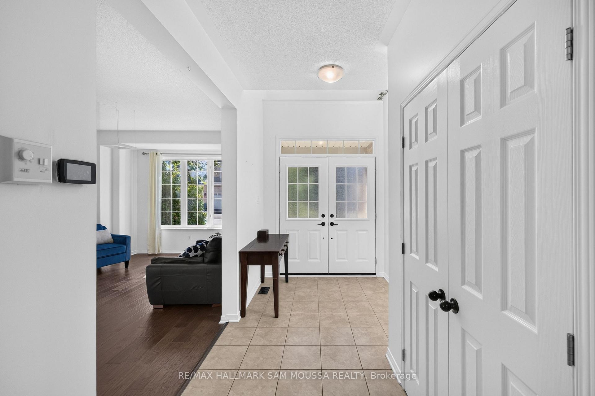 Photo 3 of 531 Dalewood Crescent, Ottawa, Stittsville (South) — HOMEH