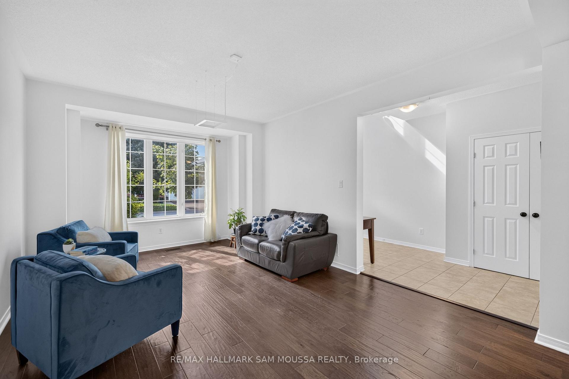 Photo 4 of 531 Dalewood Crescent, Ottawa, Stittsville (South) — HOMEH