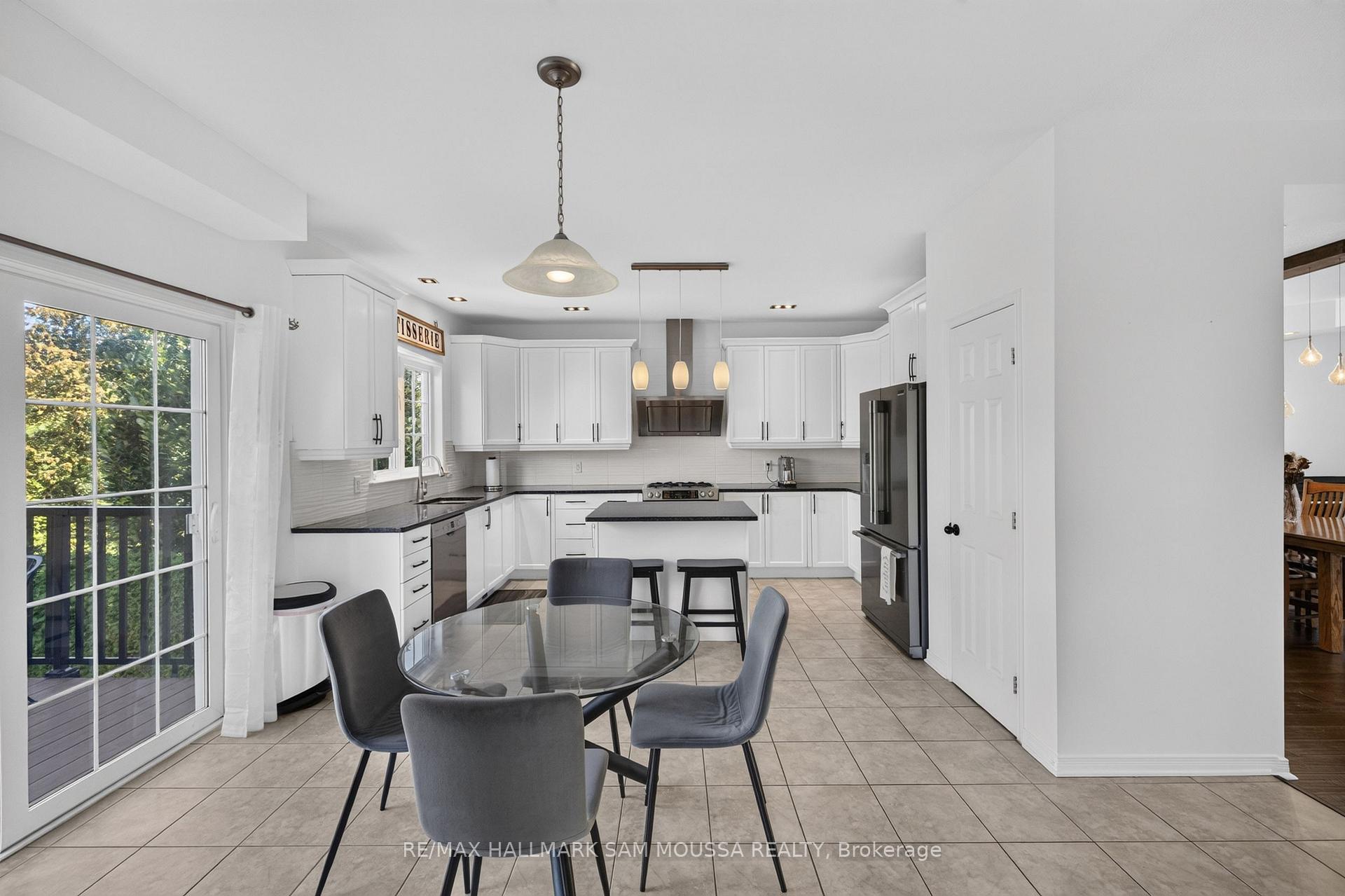 Photo 11 of 531 Dalewood Crescent, Ottawa, Stittsville (South) — HOMEH