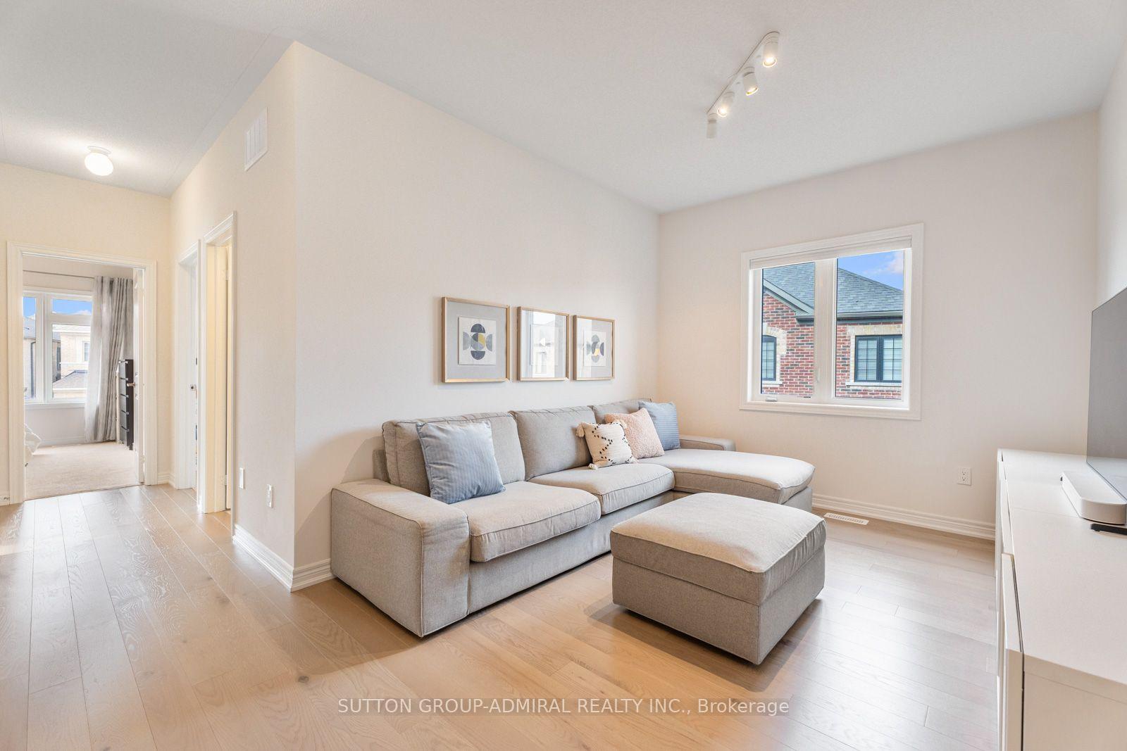 Photo 27 of 7 Priory Drive, Whitby, Rural Whitby — HOMEH
