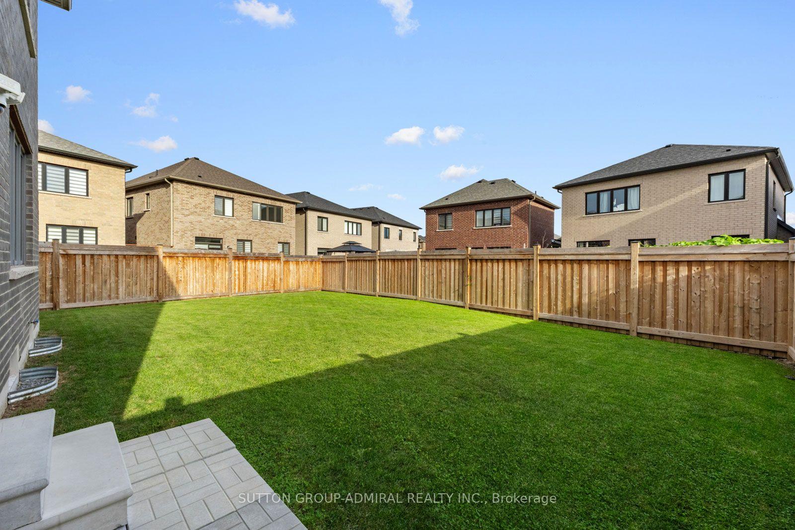 Photo 54 of 7 Priory Drive, Whitby, Rural Whitby — HOMEH